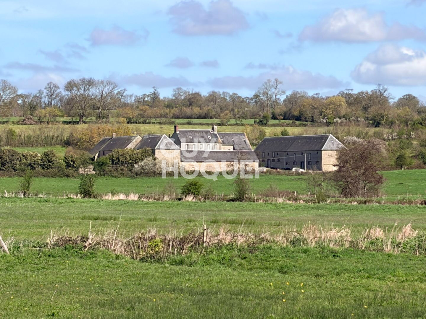 ANCIEN CORPS DE FERME A L'OUEST DE BAYEUX (14710).