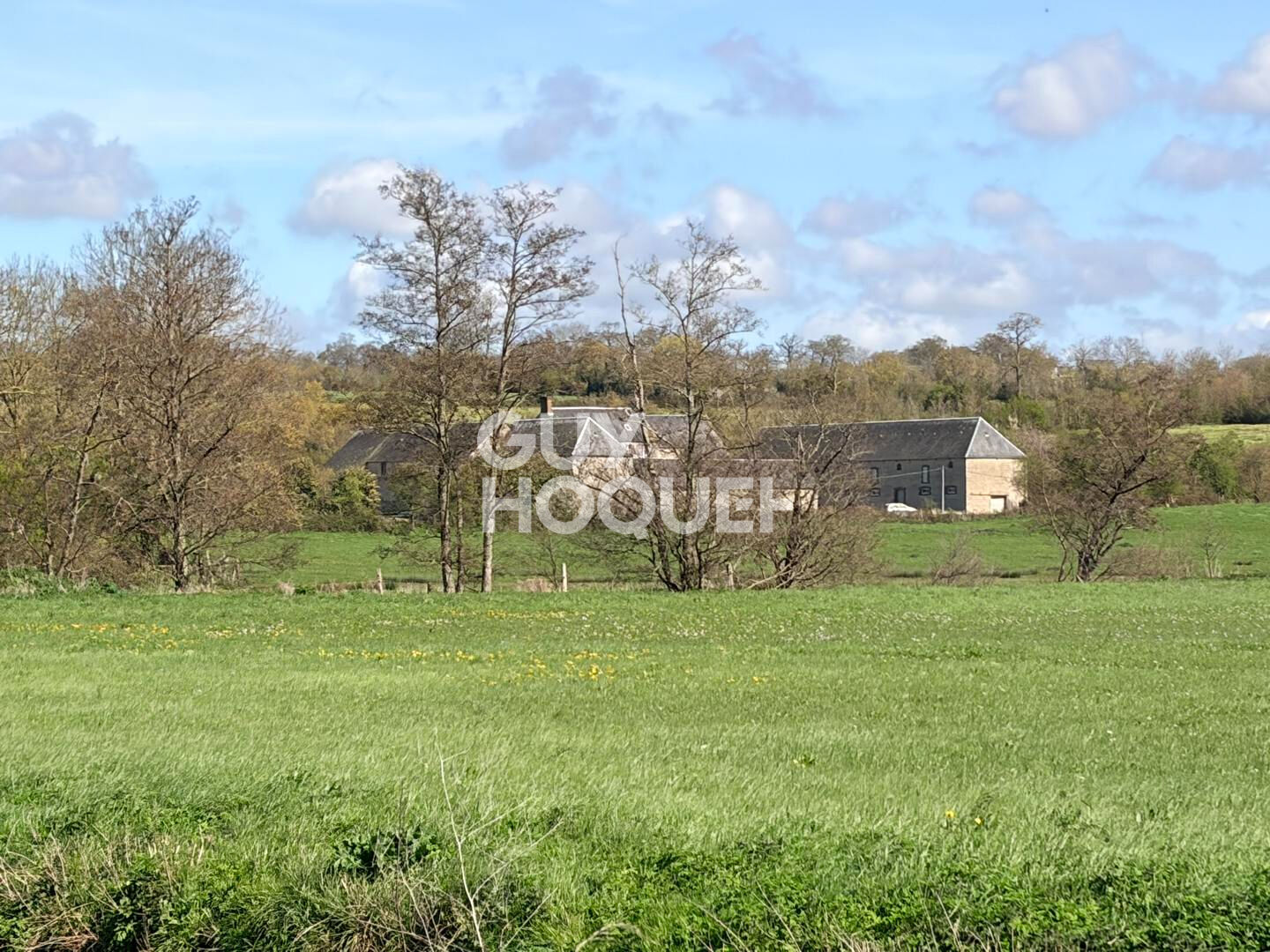 ANCIEN CORPS DE FERME A L'OUEST DE BAYEUX (14710).