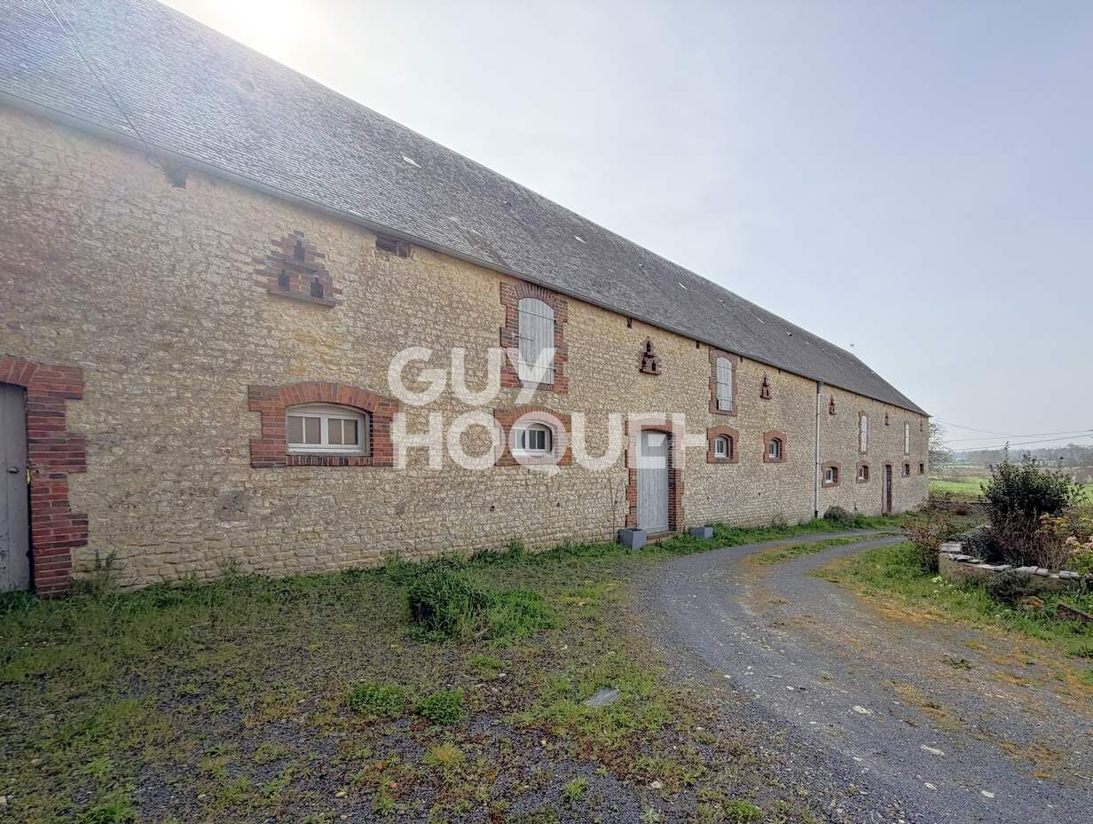 ANCIEN CORPS DE FERME A L'OUEST DE BAYEUX (14710).
