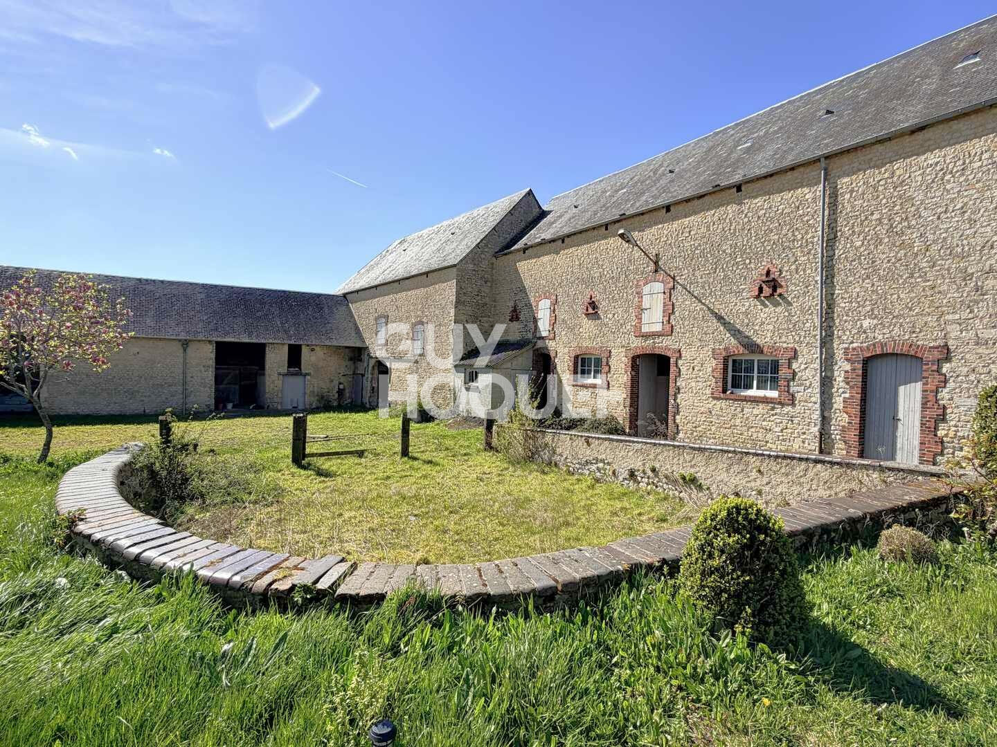 ANCIEN CORPS DE FERME A L'OUEST DE BAYEUX (14710).