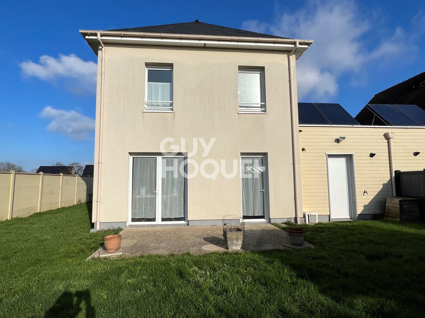 A LOUER, Très proche BAYEUX (14400), Maison de 4 pièces principales avec garage.