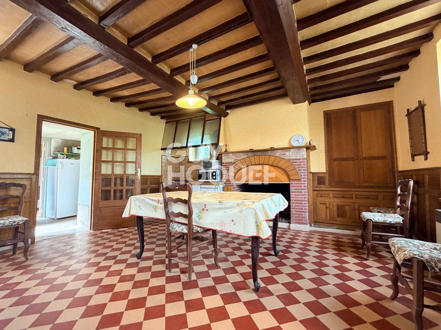 A vendre, Maison ancienne de plain-pied à LE TRONQUAY (14490) avec dépendances.