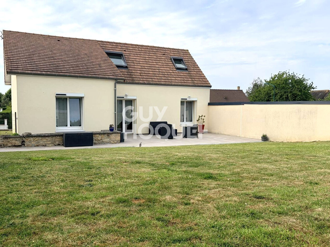 A vendre, Maison habitable de plain-pied très proche BAYEUX (14400).