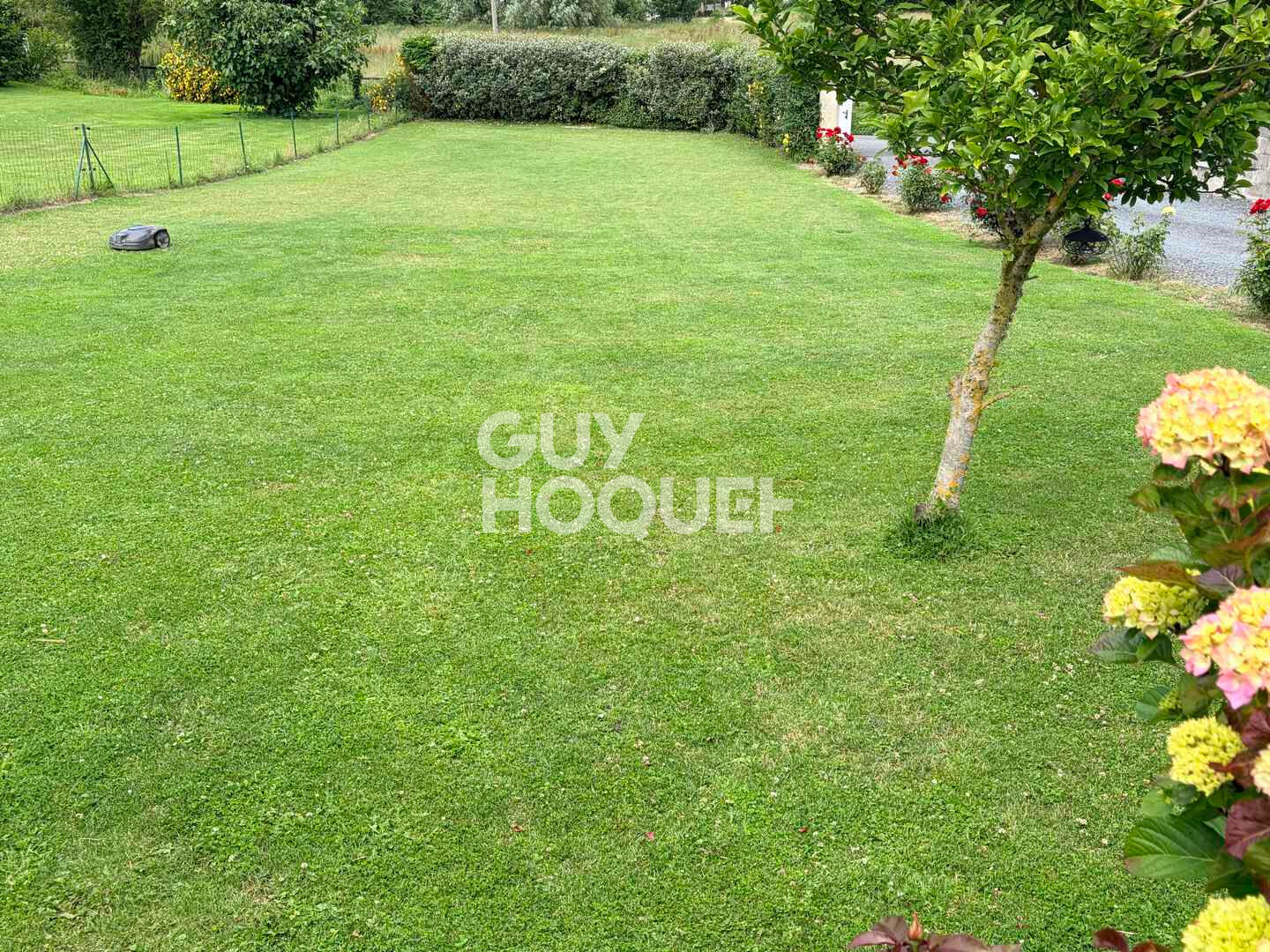 A VENDRE, maison entre BAYEUX et CAEN, 4 pièces principales avec jardin.