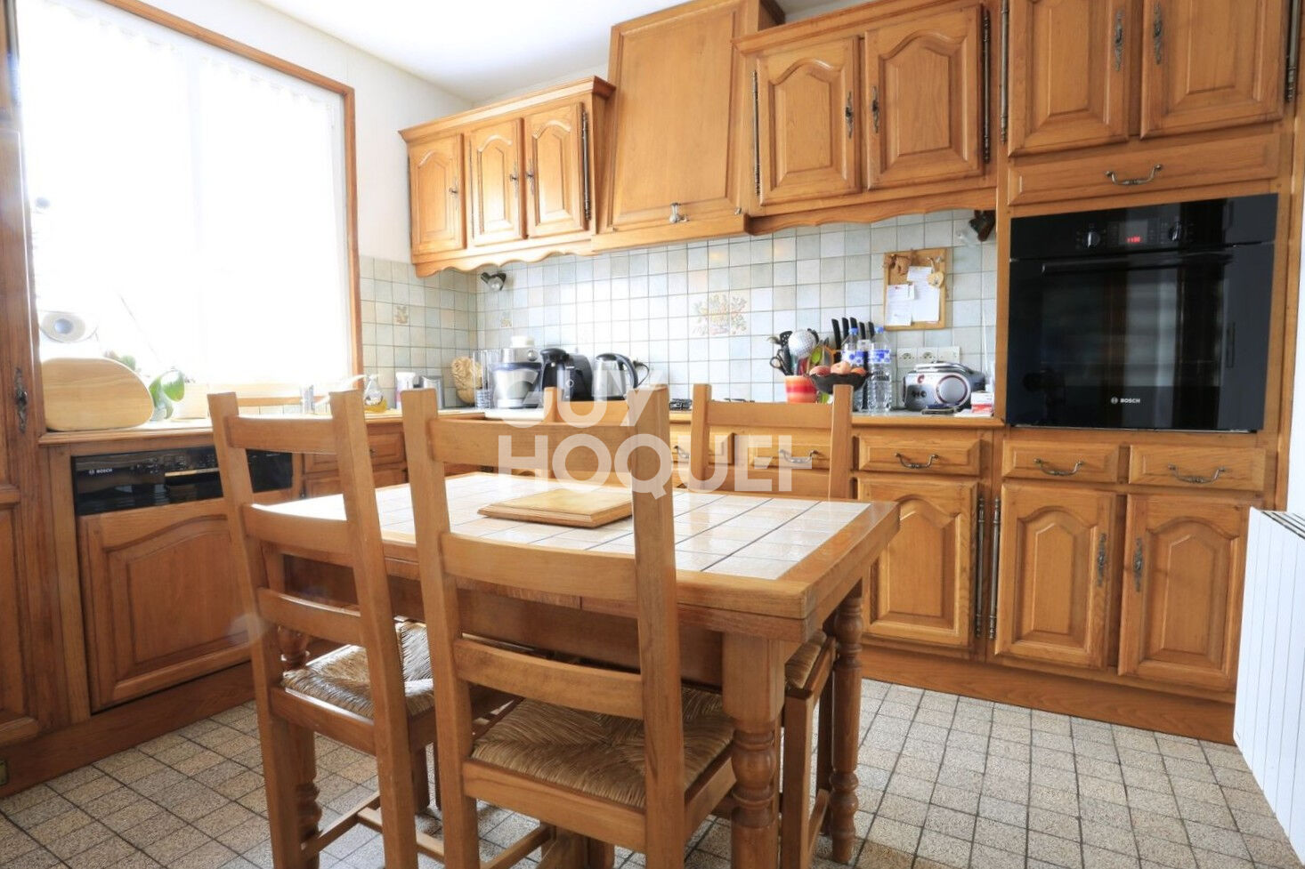 A VENDRE, maison entre BAYEUX et CAEN, 4 pièces principales avec jardin.