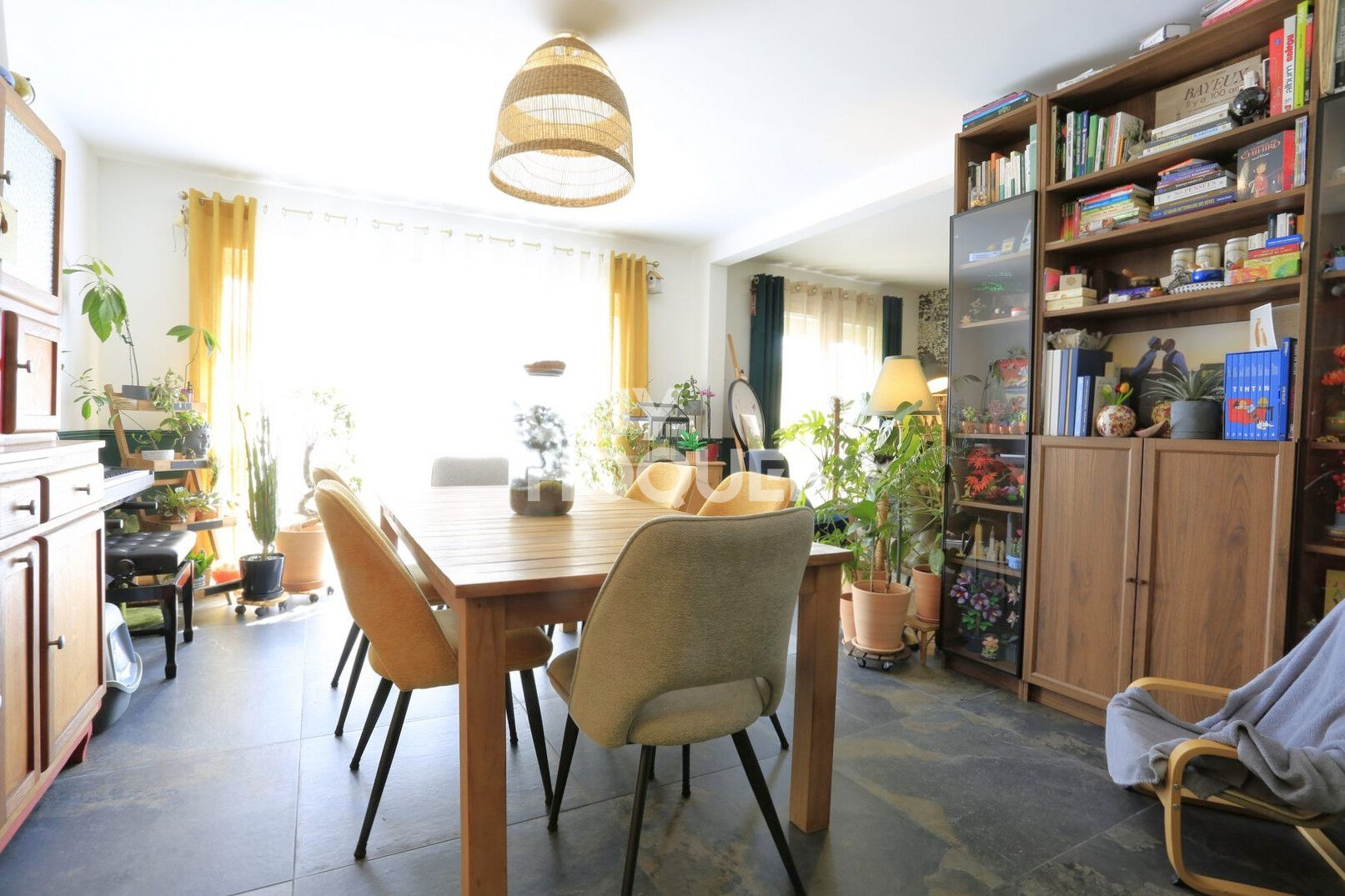 A Vendre, Appartement de 70,90 m² Carrez en rez-de-jardin à Bayeux (14400).