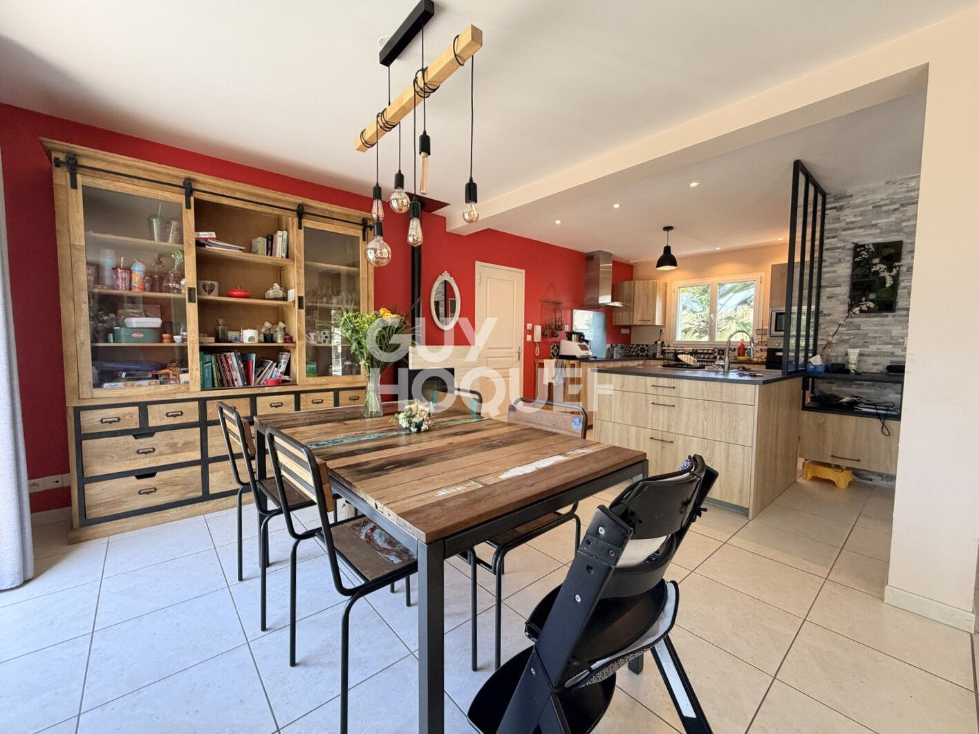 A Vendre, proche BAYEUX (14400), à Monceaux-en-Bessin, maison familiale de 148 m² habitables.