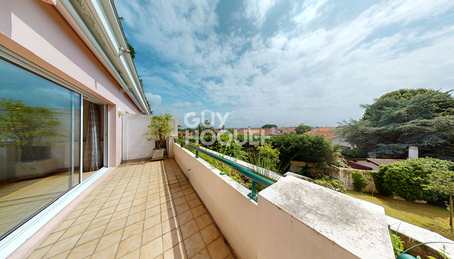Anglet Larochefoucauld - Grand T3 avec terrasse - Cave et Parkings