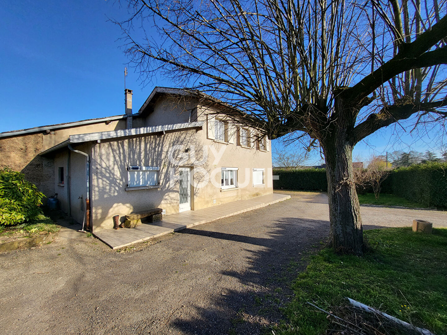 VENTE : maison 4 pièces (109 m²) à GUEREINS