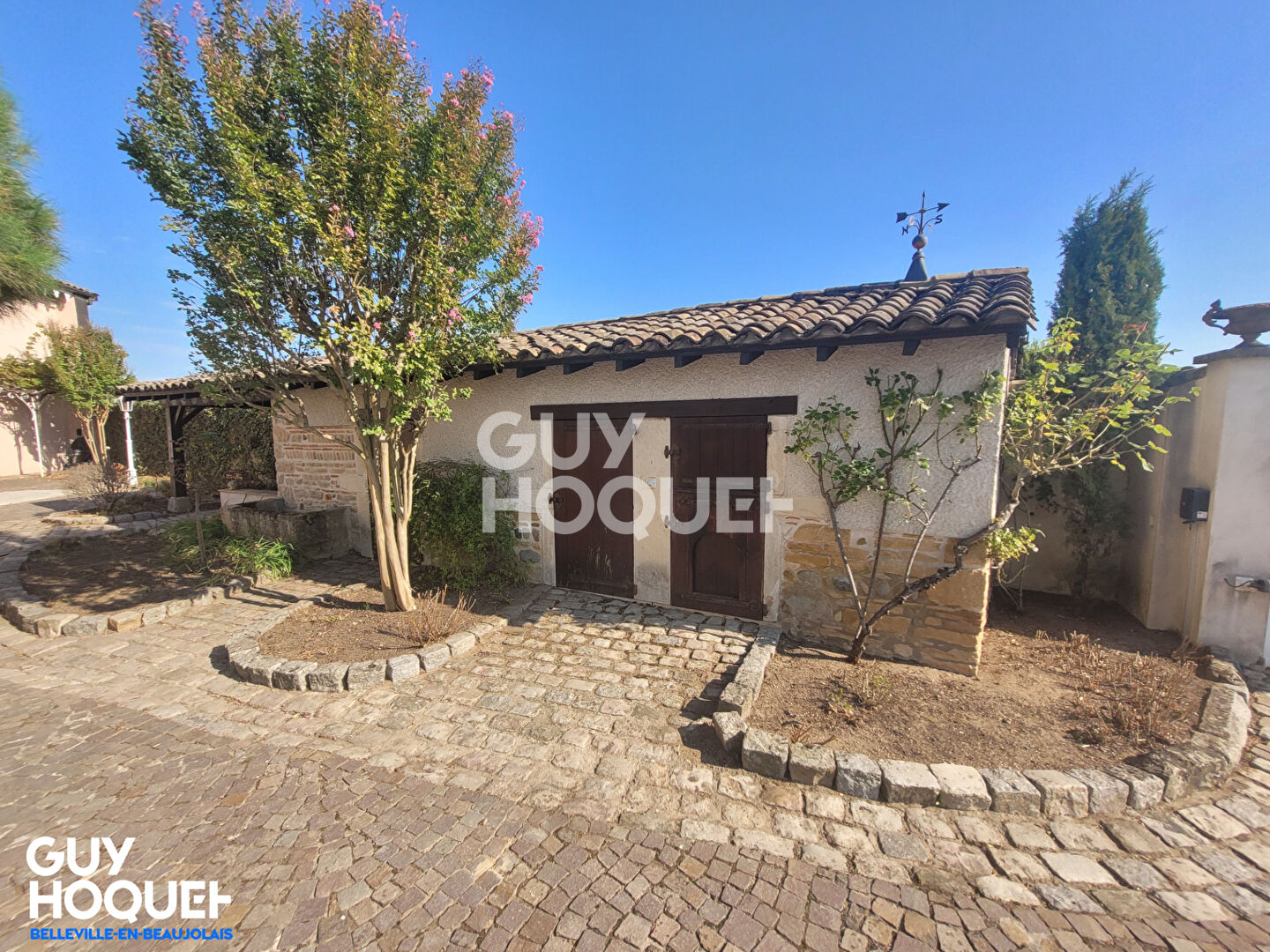 Maison Taponas, 5 pièces 250 m², grand garage, dépendances