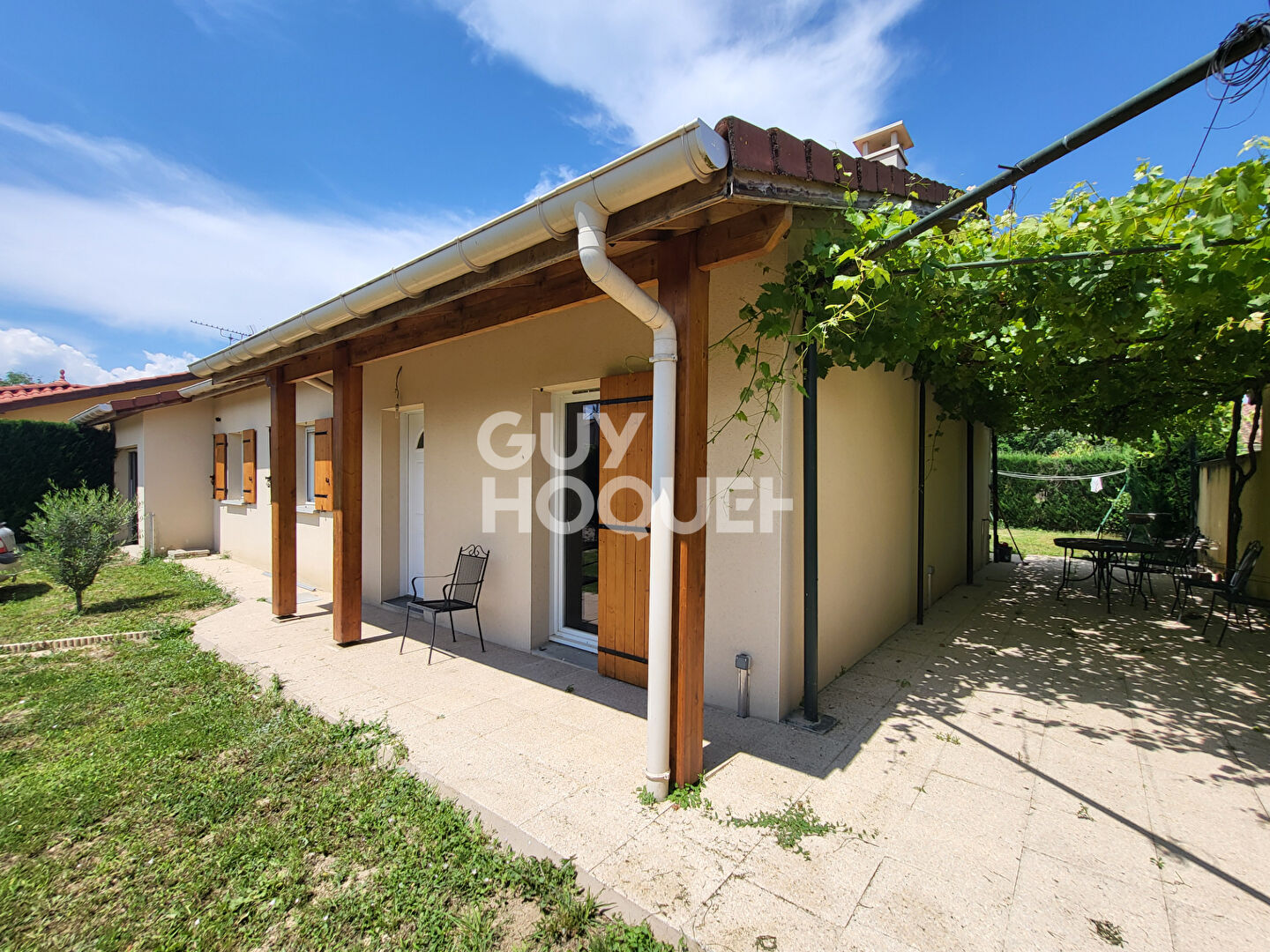 LOCATION d'une maison de 6 pièces à BELLEVILLE EN BEAUJOLAIS