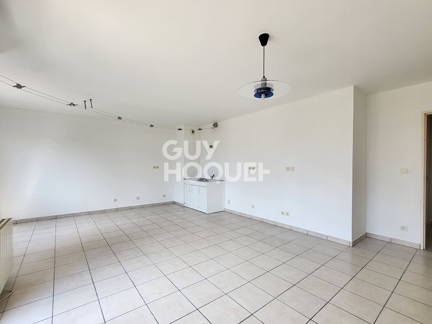 LOCATION d'un appartement de 2 pièces (55 m²) à BELLEVILLE EN BEAUJOLAIS