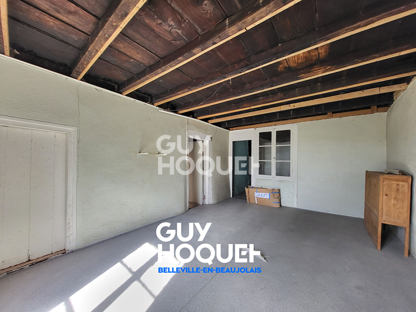 Maison à rénover avec terrain, cour intérieure et dépendances à 10 min de Belleville-en-Beaujolais