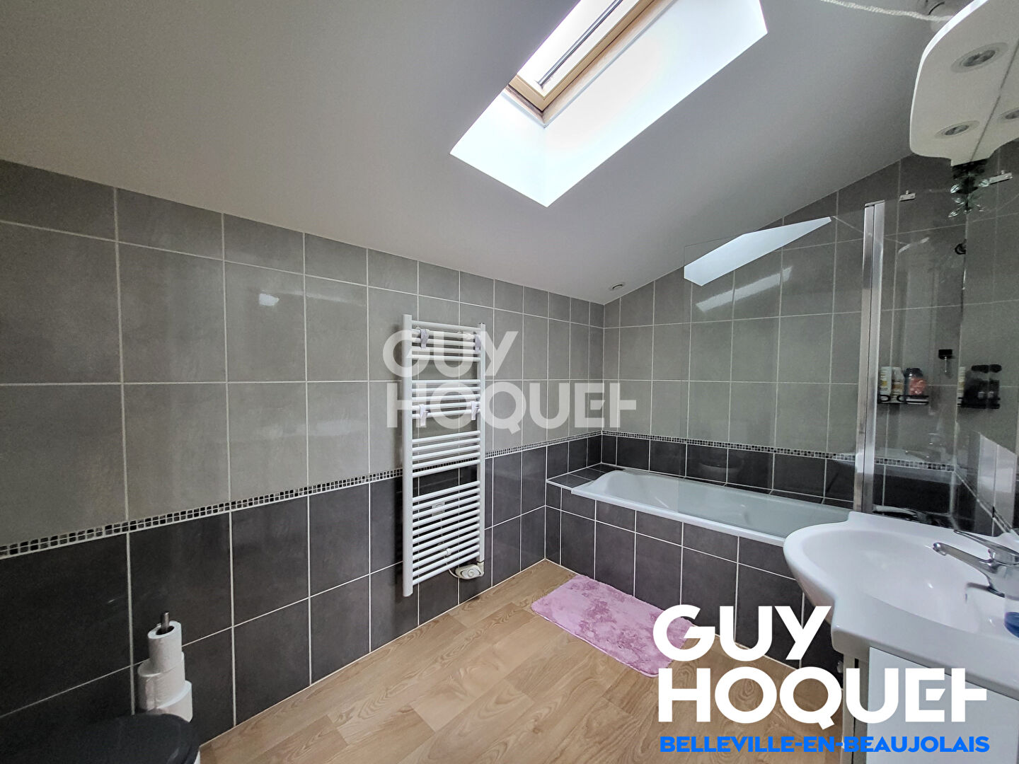 Maison de ville en triplex 93,94 m² à Beaujeu centre