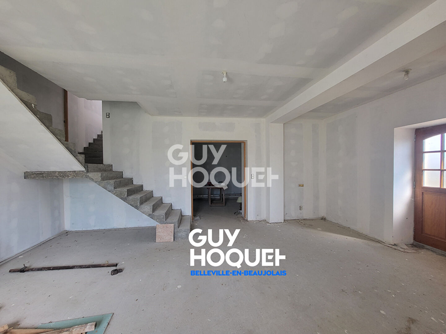 Maison avec fort potentiel à vendre à Belleville en Beaujolais - 6 pièces avec grand terrain