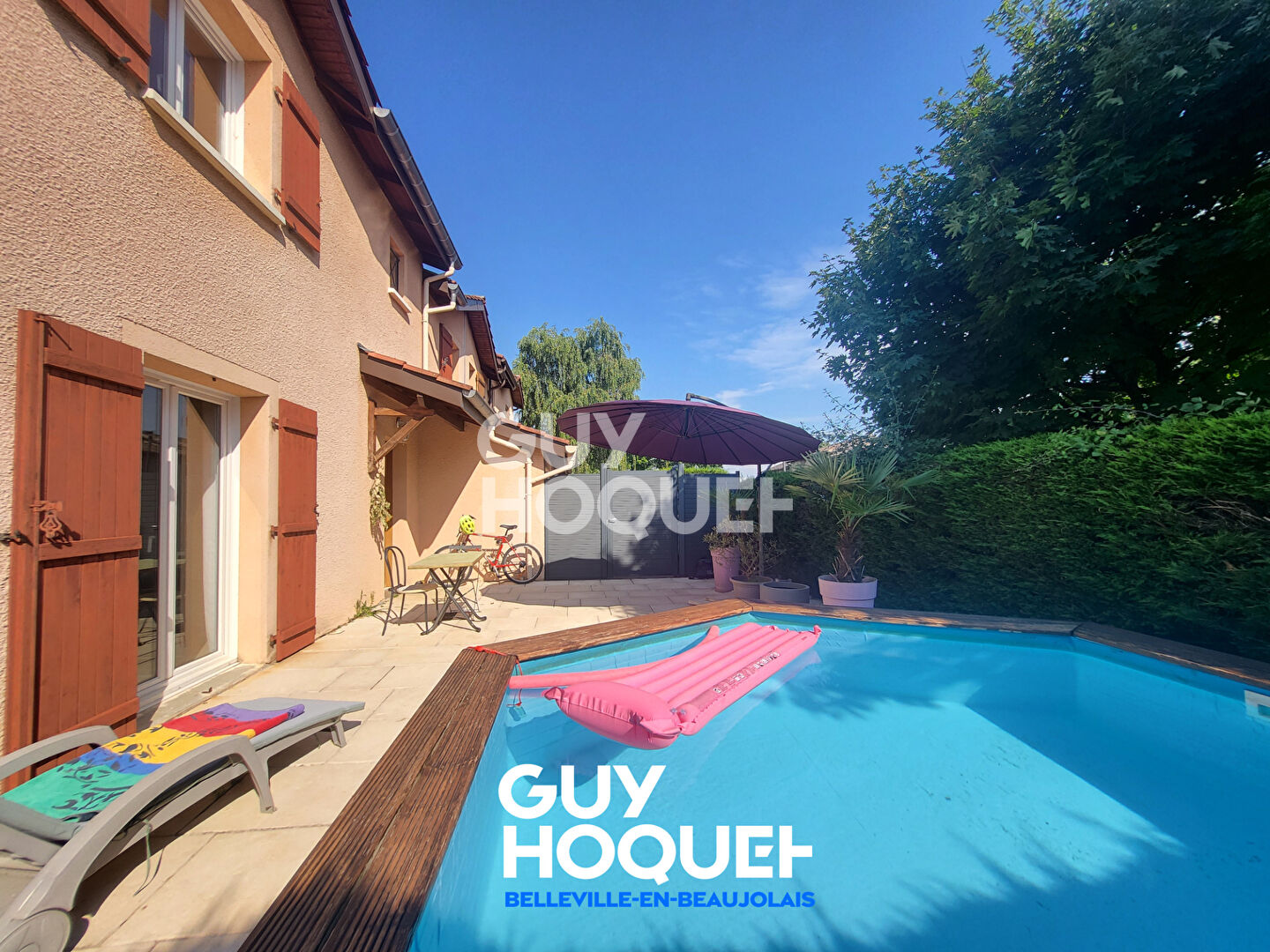 Maison familiale 4 chambres avec piscine- Secteur calme proche gare et commerces.