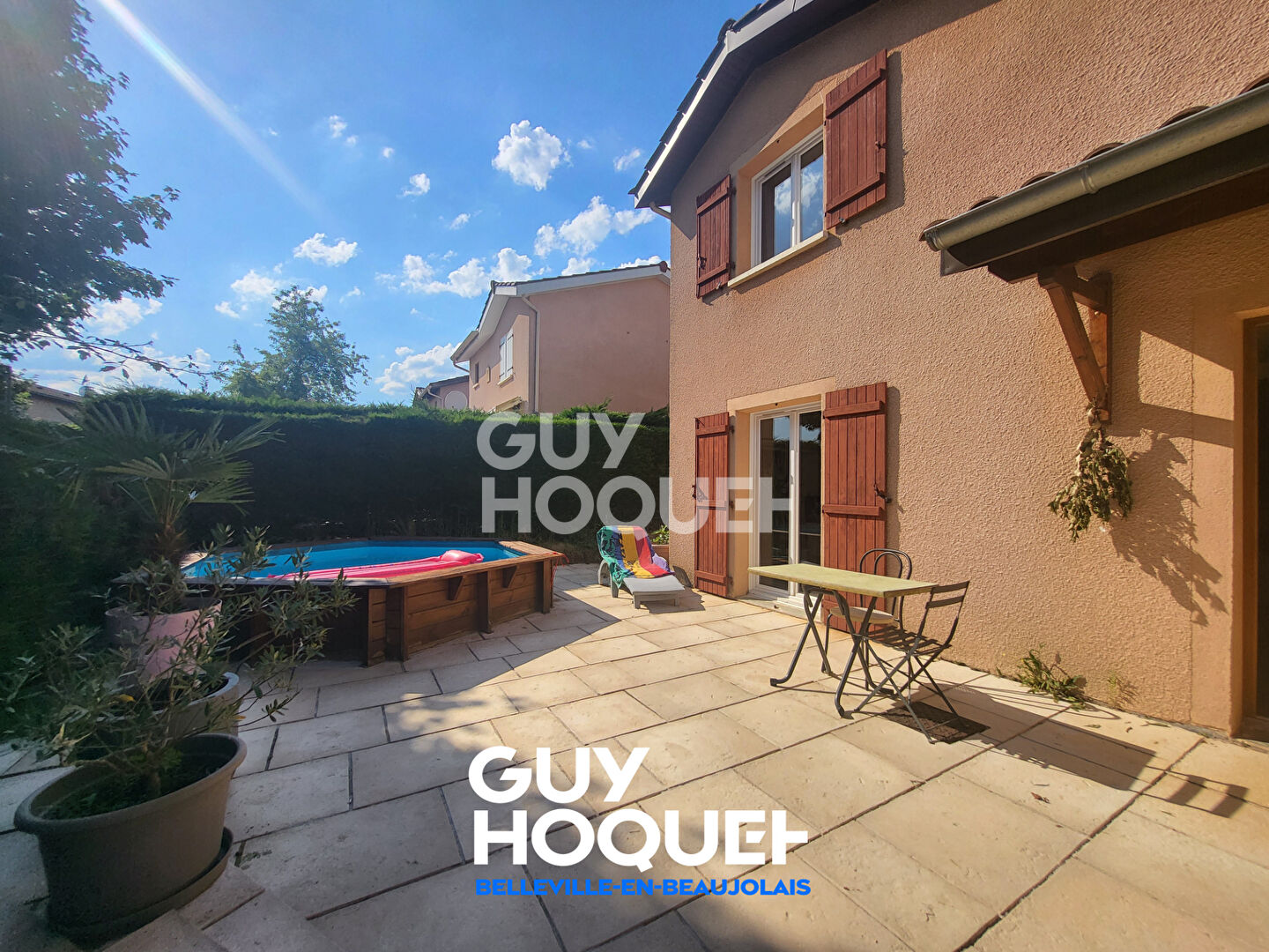 Maison familiale 4 chambres avec piscine- Secteur calme proche gare et commerces.