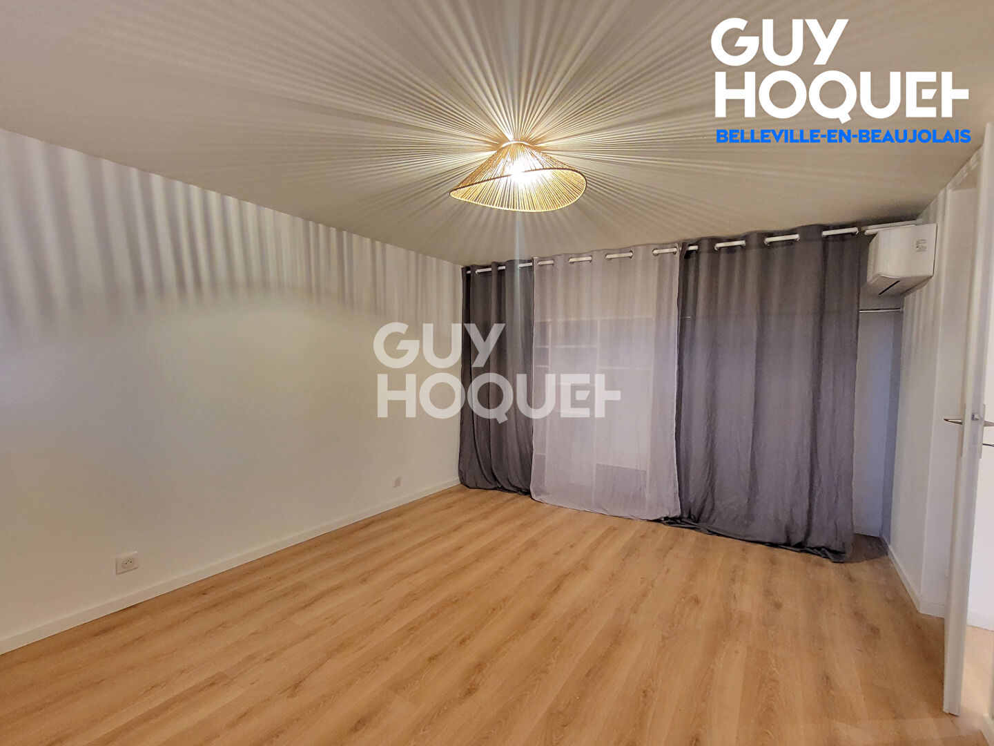 Maison à louer - 7 pièces à Saint Didier sur Chalaronne