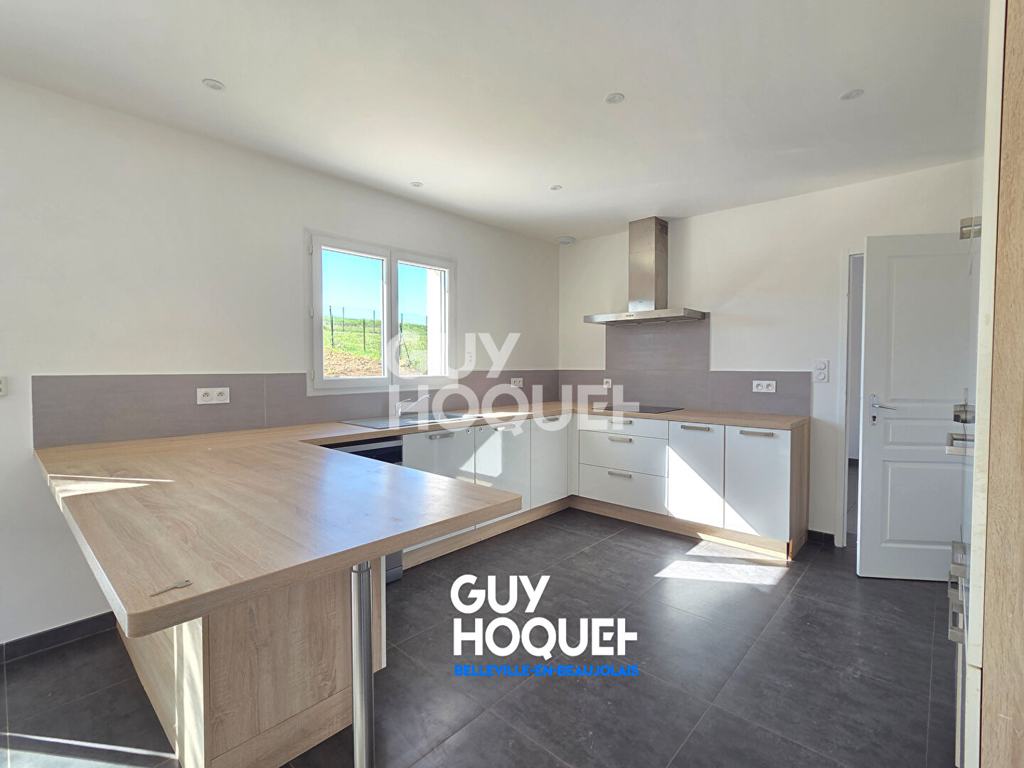 Maison récente 6 pièces à vendre à Illiat - 290 000 