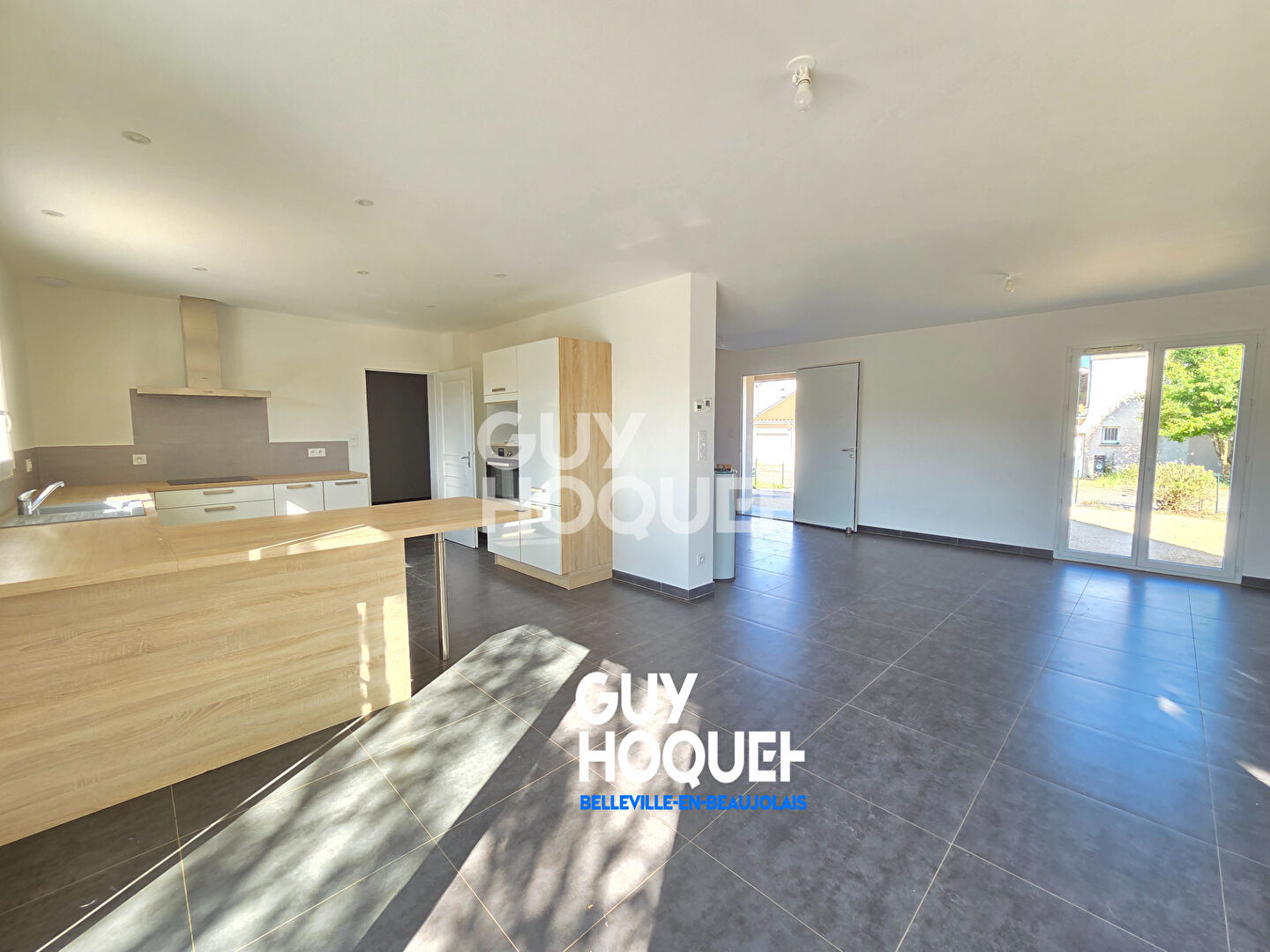 Maison récente 6 pièces à vendre à Illiat - 290 000 