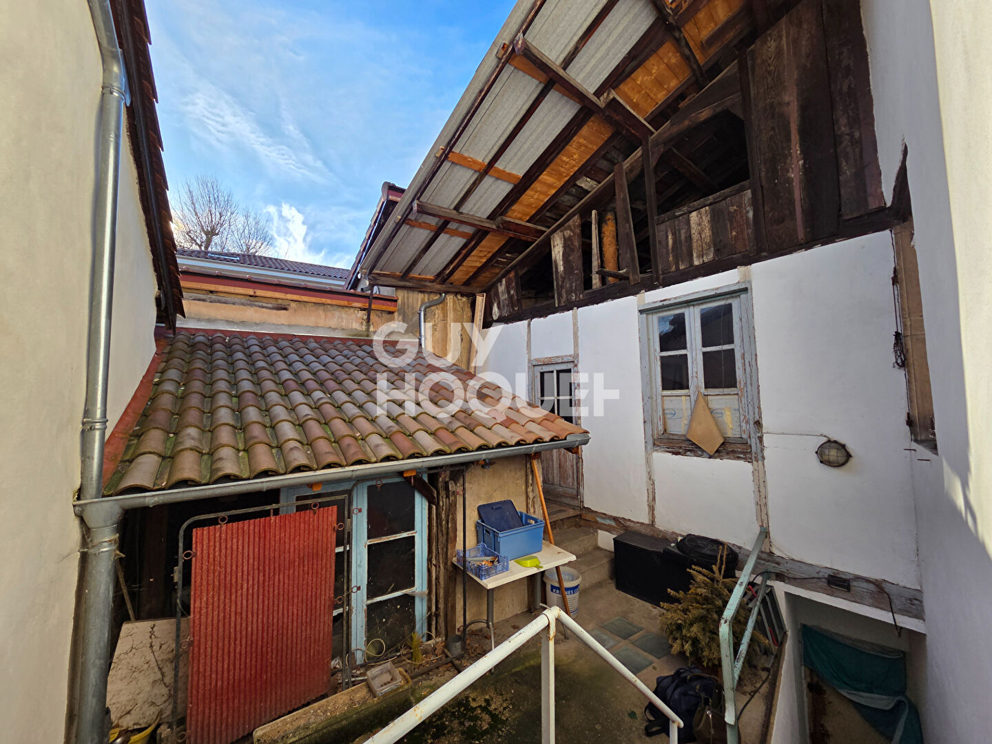 Immeuble à vendre + fond de commerce à Montmerle-sur-Saône (01090)