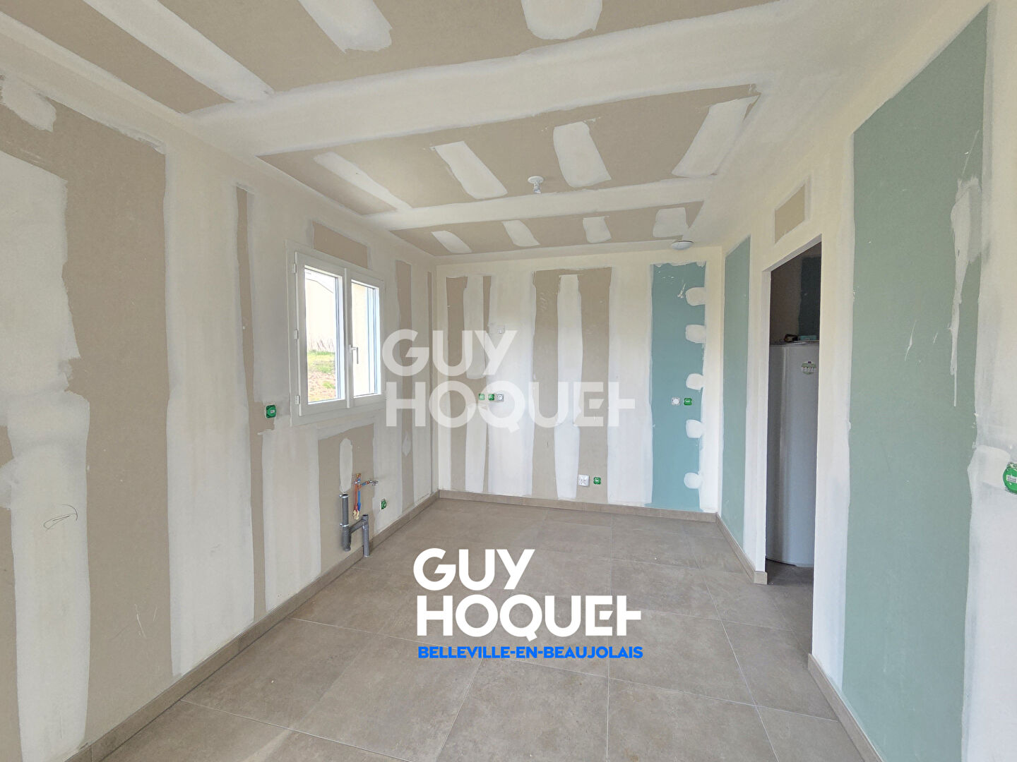 Maison / Villa 6 pièce(s) 100m2, 4 chambres, garage, terrain 500m² à Fleurie