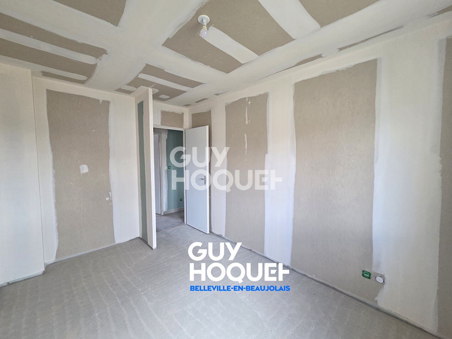 Maison / Villa 6 pièce(s) 100m2, 4 chambres, garage, terrain 500m² à Fleurie
