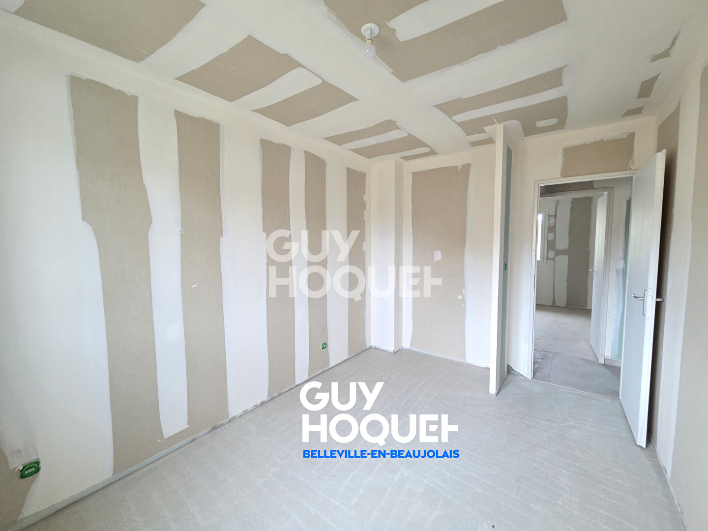 Maison / Villa 6 pièce(s) 100m2, 4 chambres, garage, terrain 500m² à Fleurie