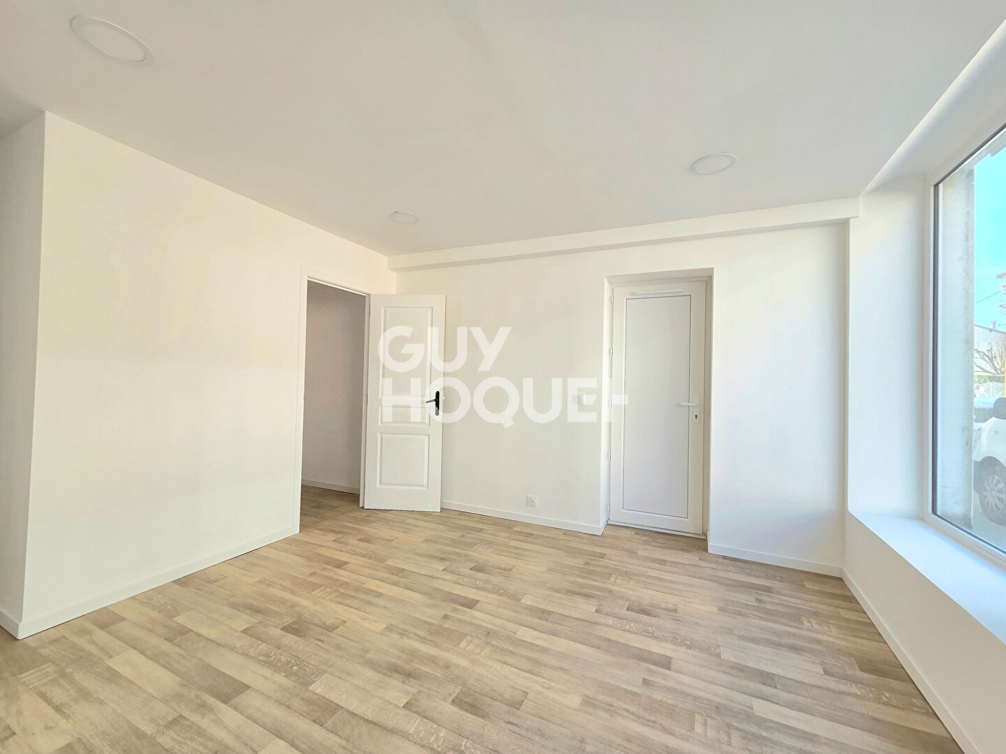 Local commercial à louer de 25 m² à Belleville en Beaujolais - Réf. 764