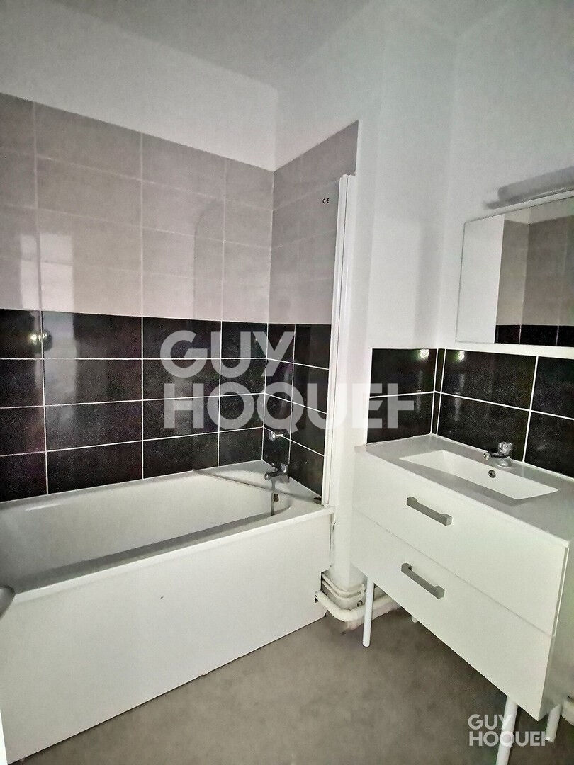 Bernay, dans un immeuble 