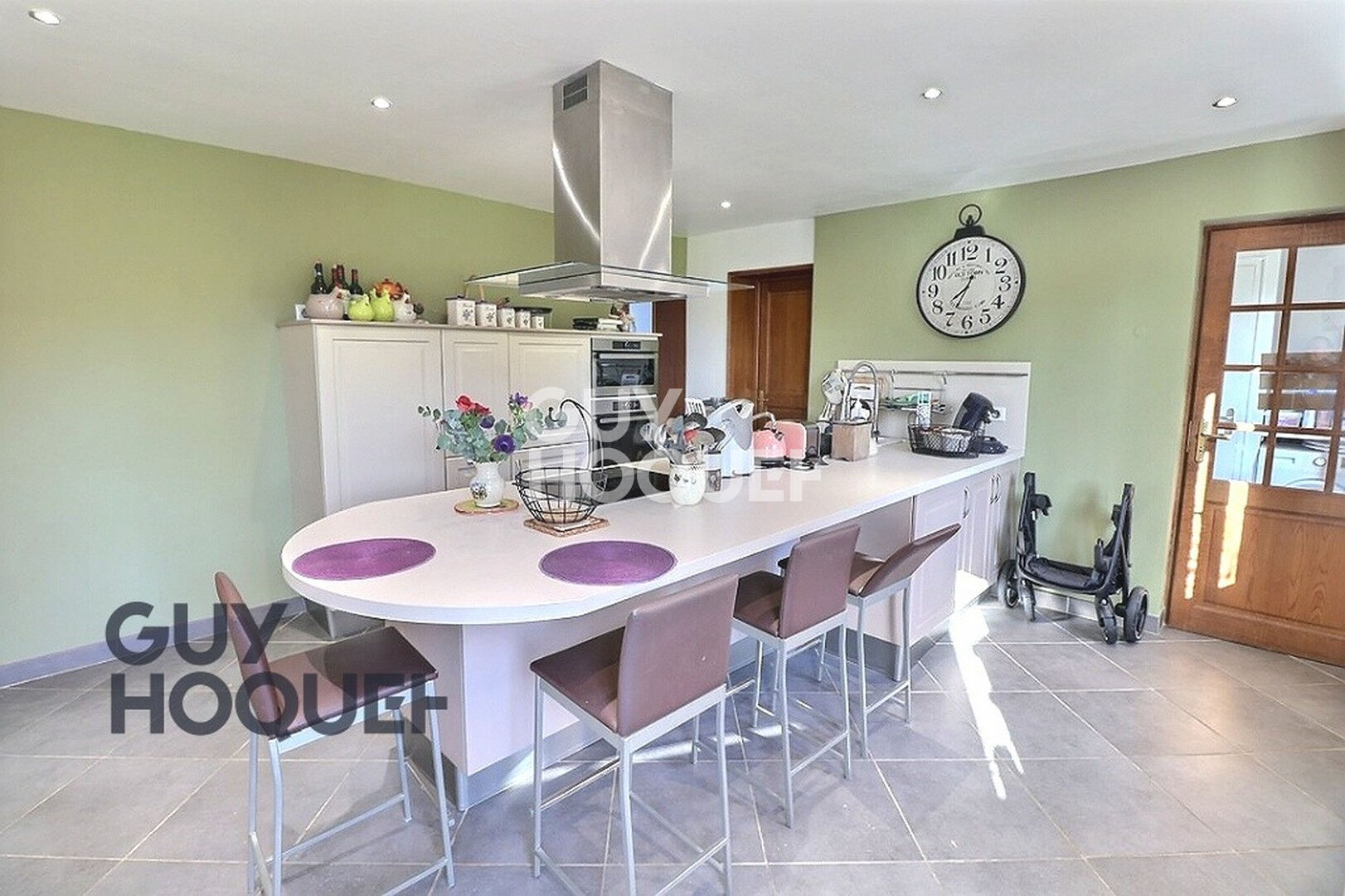 Menneval, situation idéale proche de tout  5 minutes du centre ville