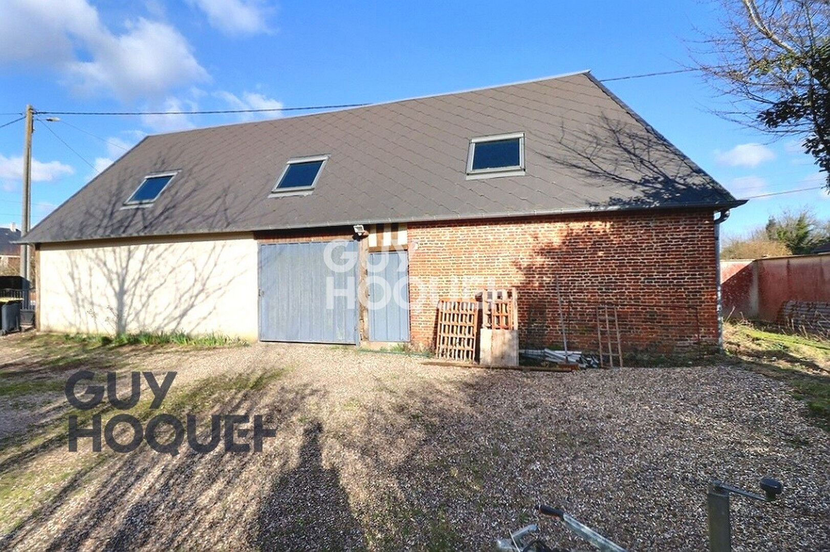 Menneval, situation idéale proche de tout  5 minutes du centre ville