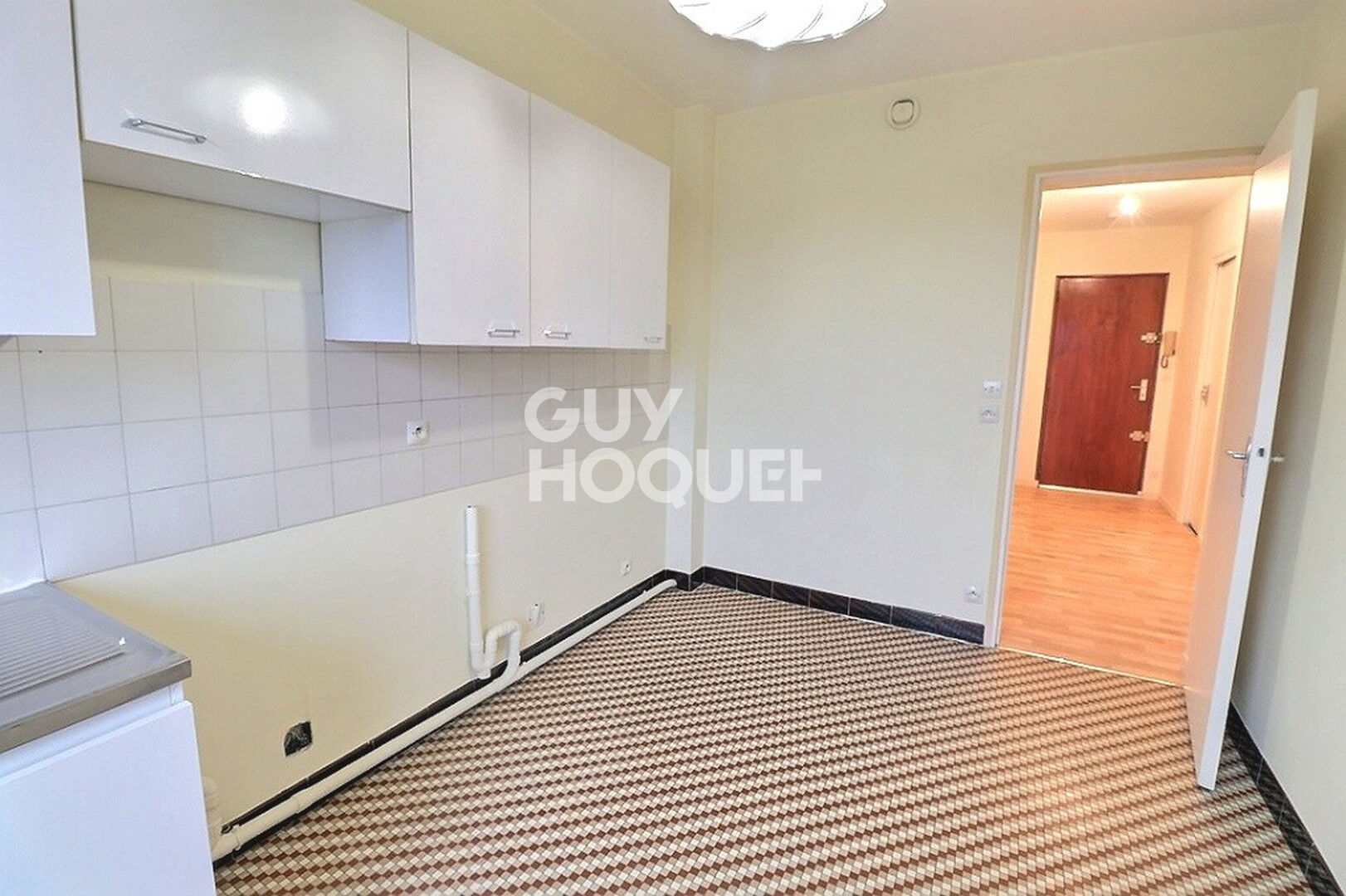 Bernay,  en résidence avec ascenseur à proximité du centre ville et bus,