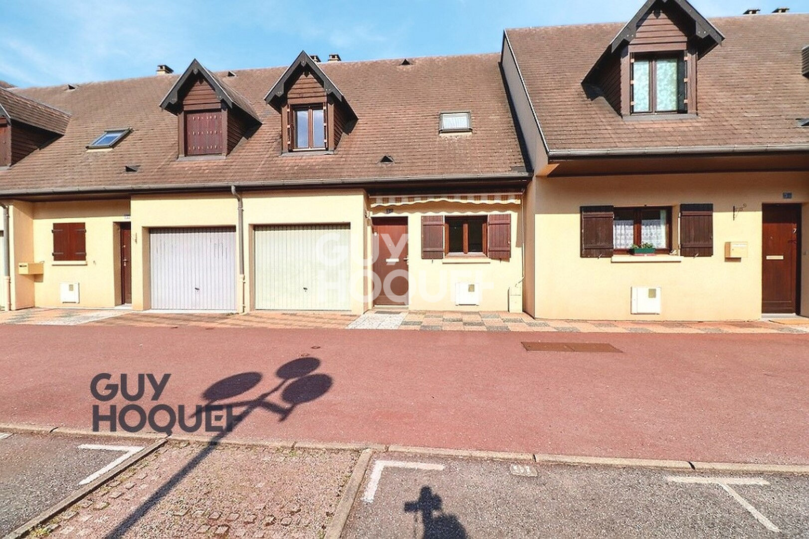 Maison de ville en parfait état, Bernay, centre-ville