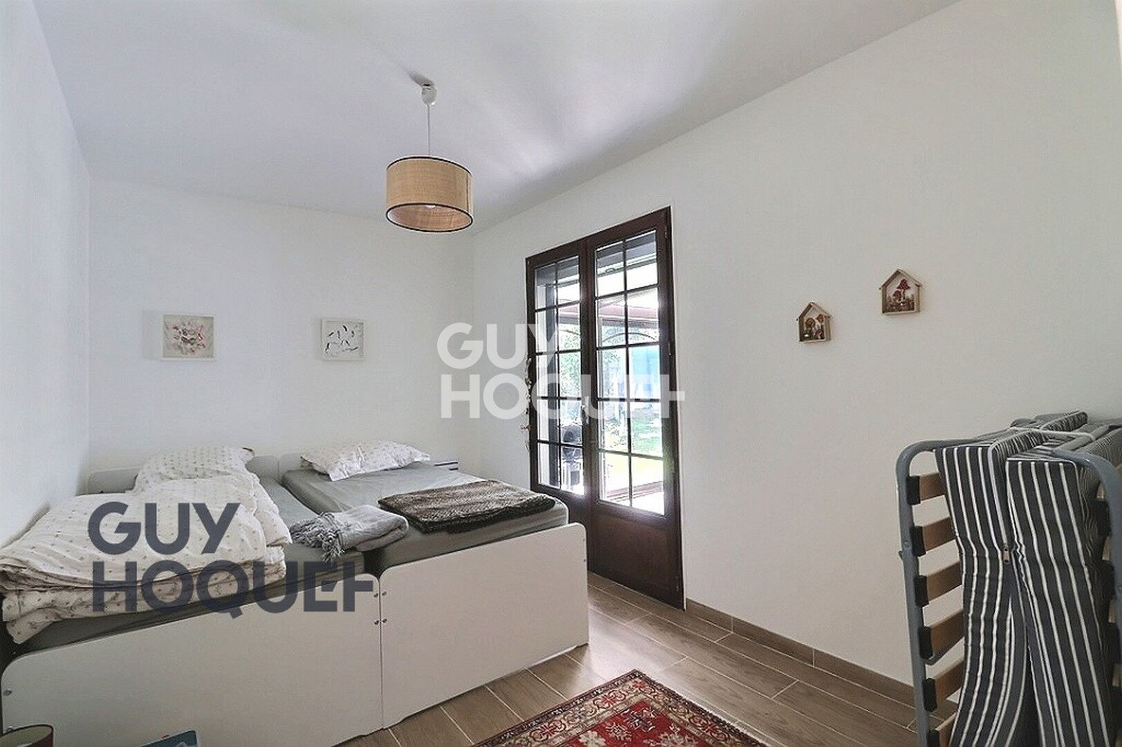 5 km de Bernay, dans un petit hameau