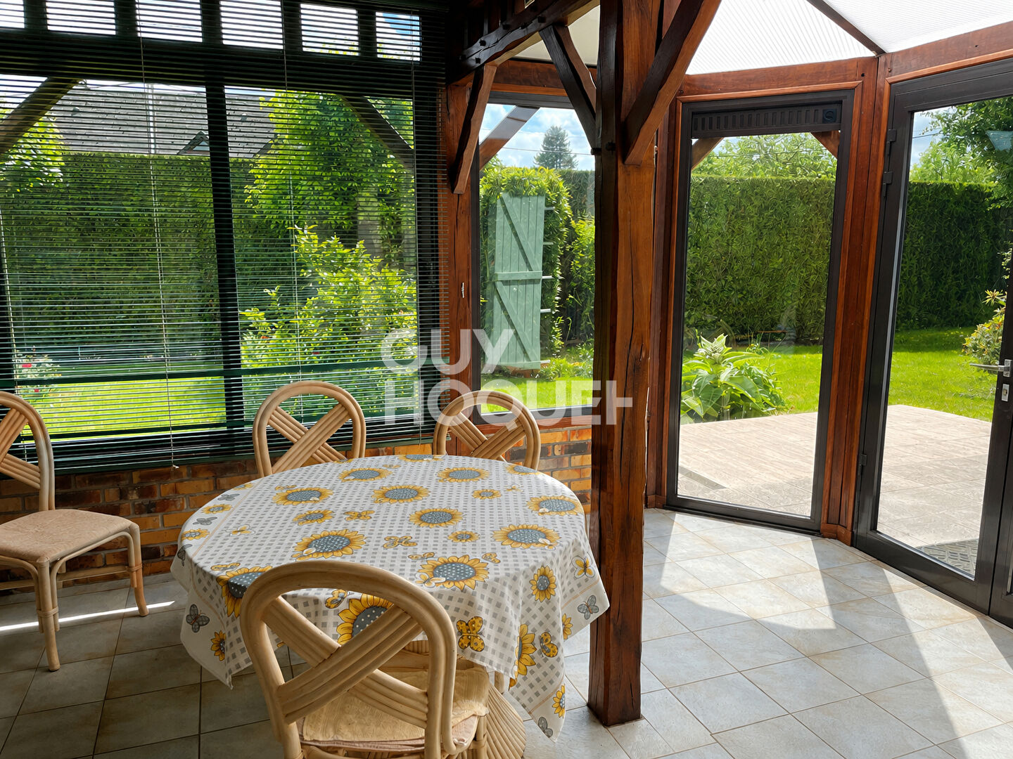 6km de Bernay, dans un petit hameau, à la campagne