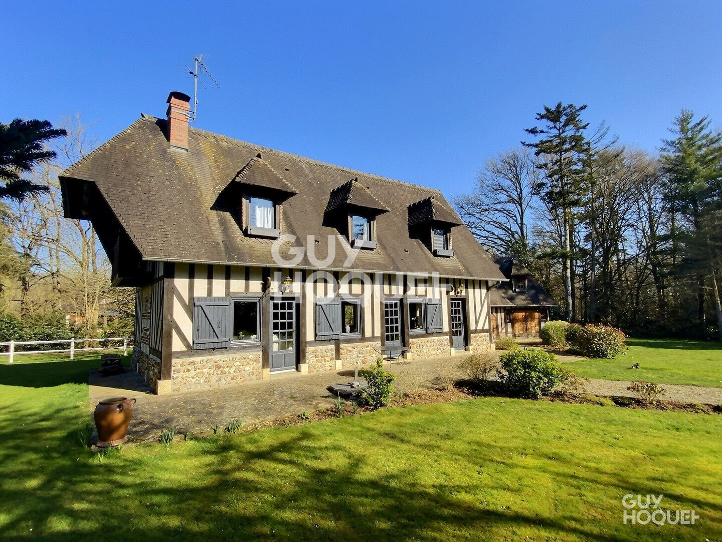 Ensemble normand à la campagne