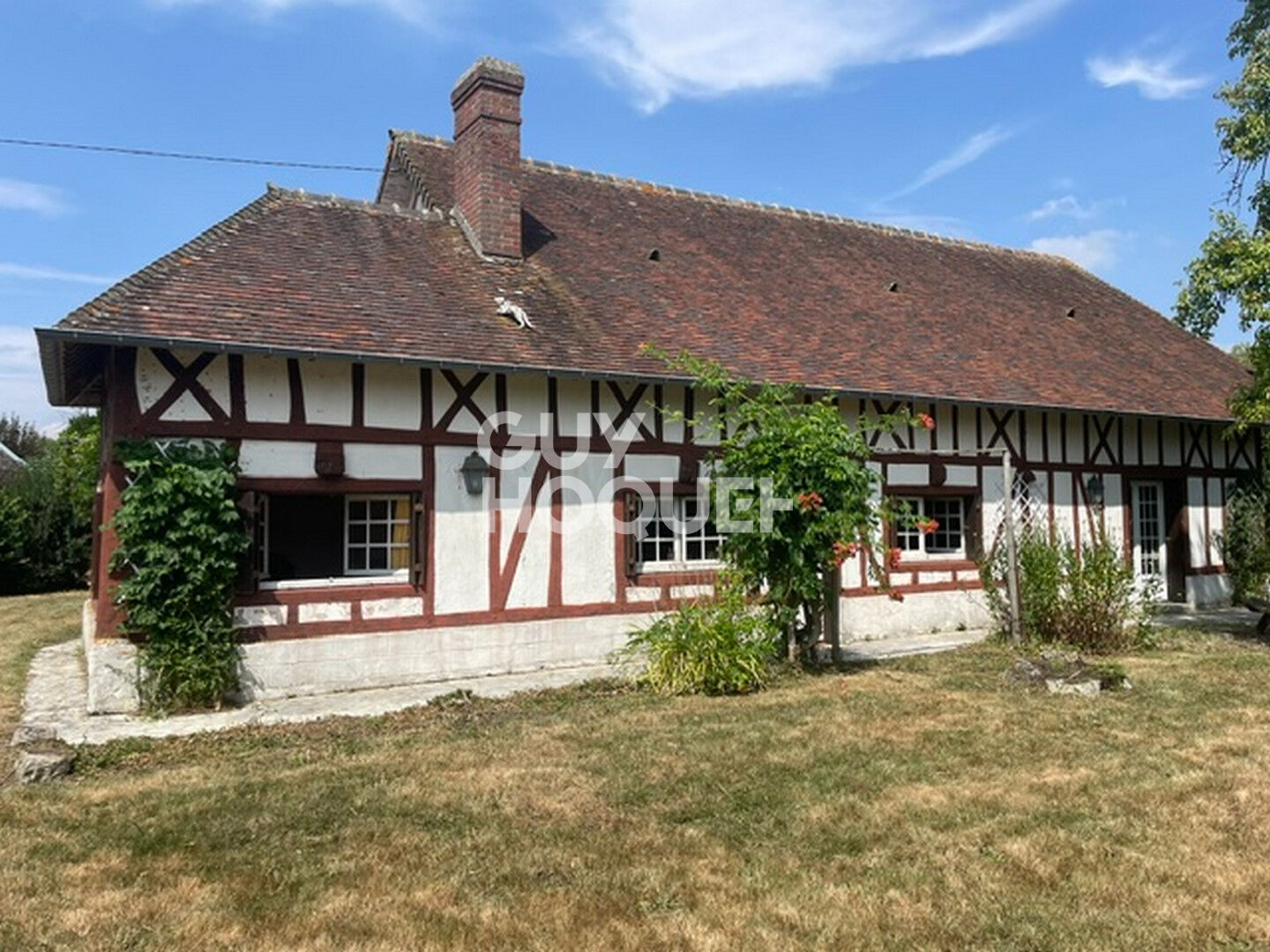 10 Km de Bernay, Mesnil en Ouche, dans un petit hameau.