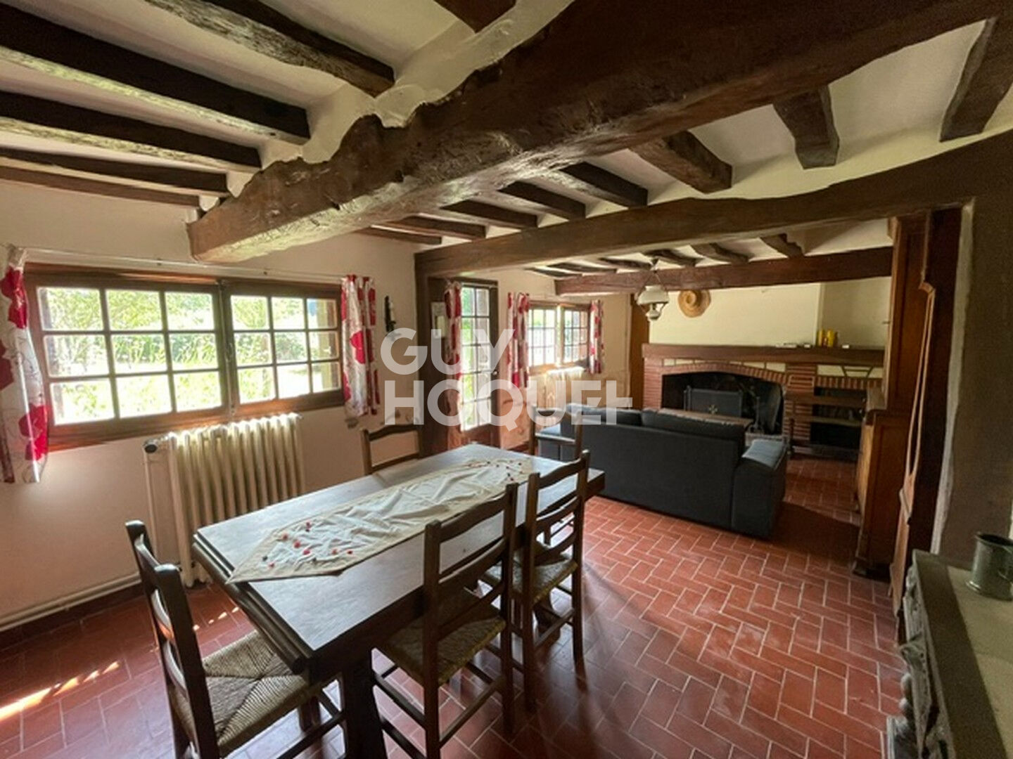 10 Km de Bernay, Mesnil en Ouche, dans un petit hameau.