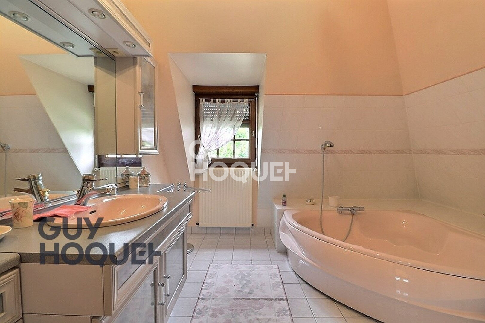 Propriété de 197 m² en bordure de rivière