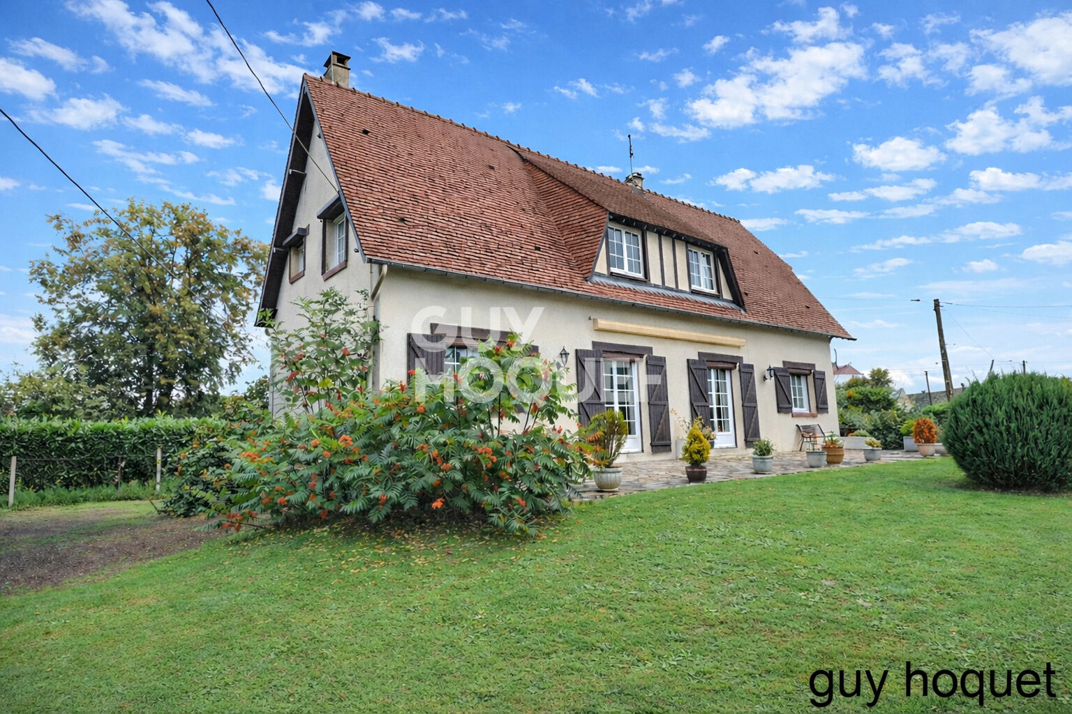 Bernay, écoles, collèges, bus et toutes activités à pied.