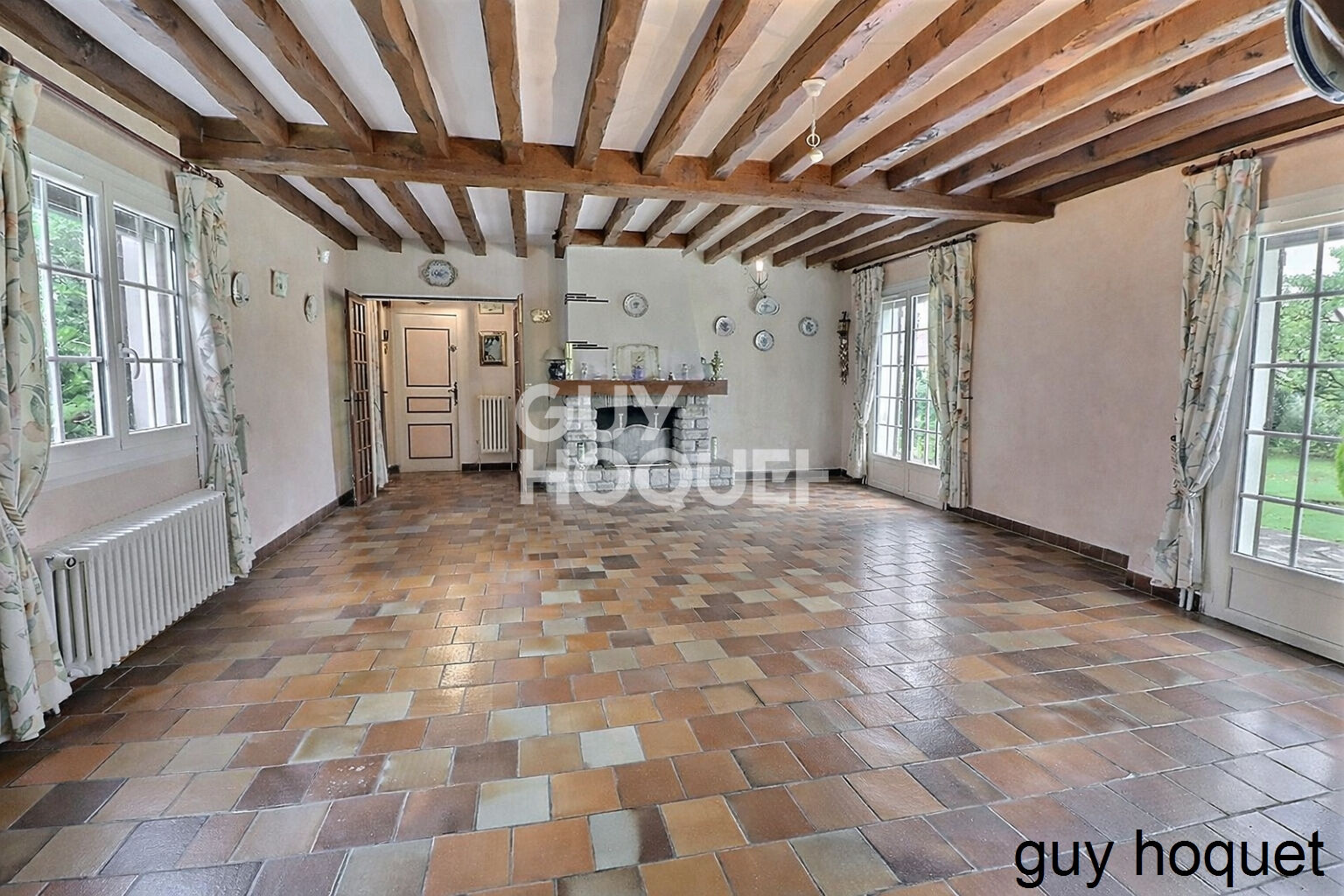 Bernay, écoles, collèges, bus et toutes activités à pied.