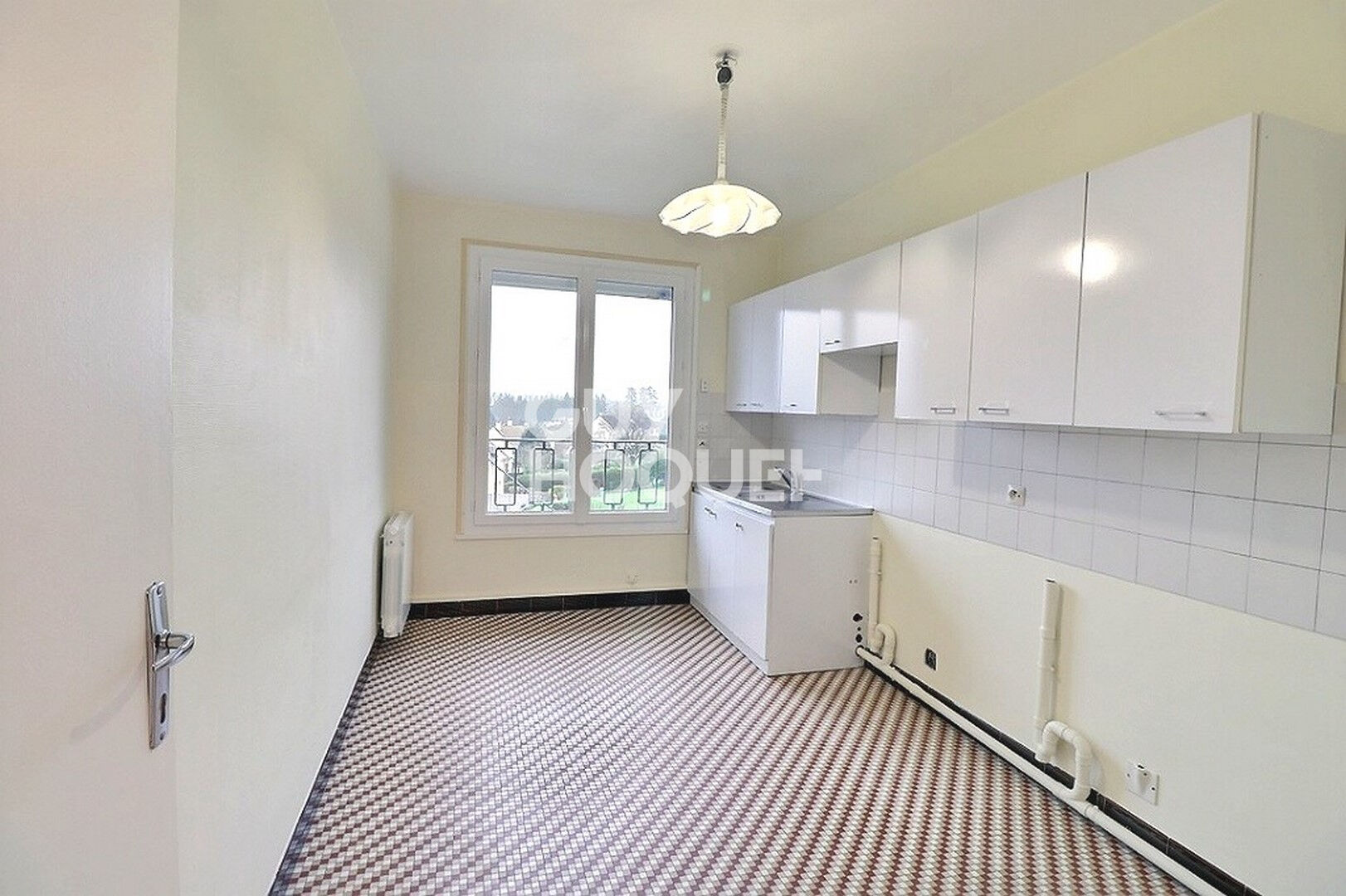 Bernay,  en résidence avec ascenseur à proximité du centre ville et bus,