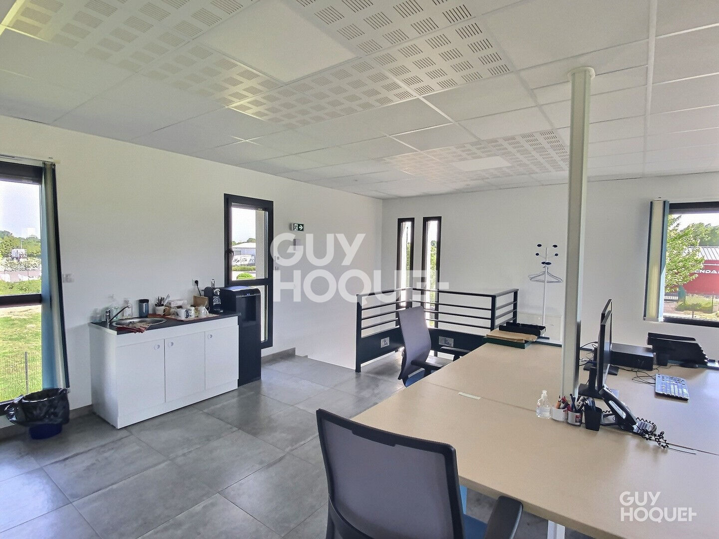 Construction récente à usage de bureaux