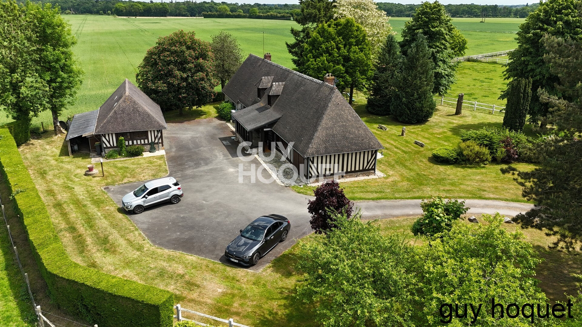 2.5km de BERNAY, centre commercial et gare