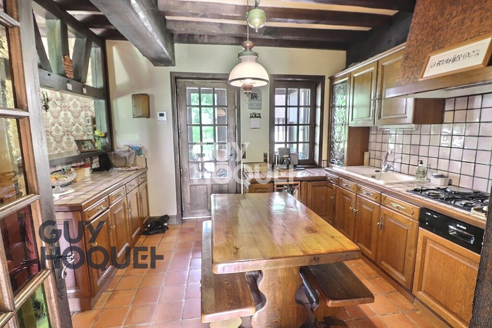 2.5km de BERNAY, centre commercial et gare