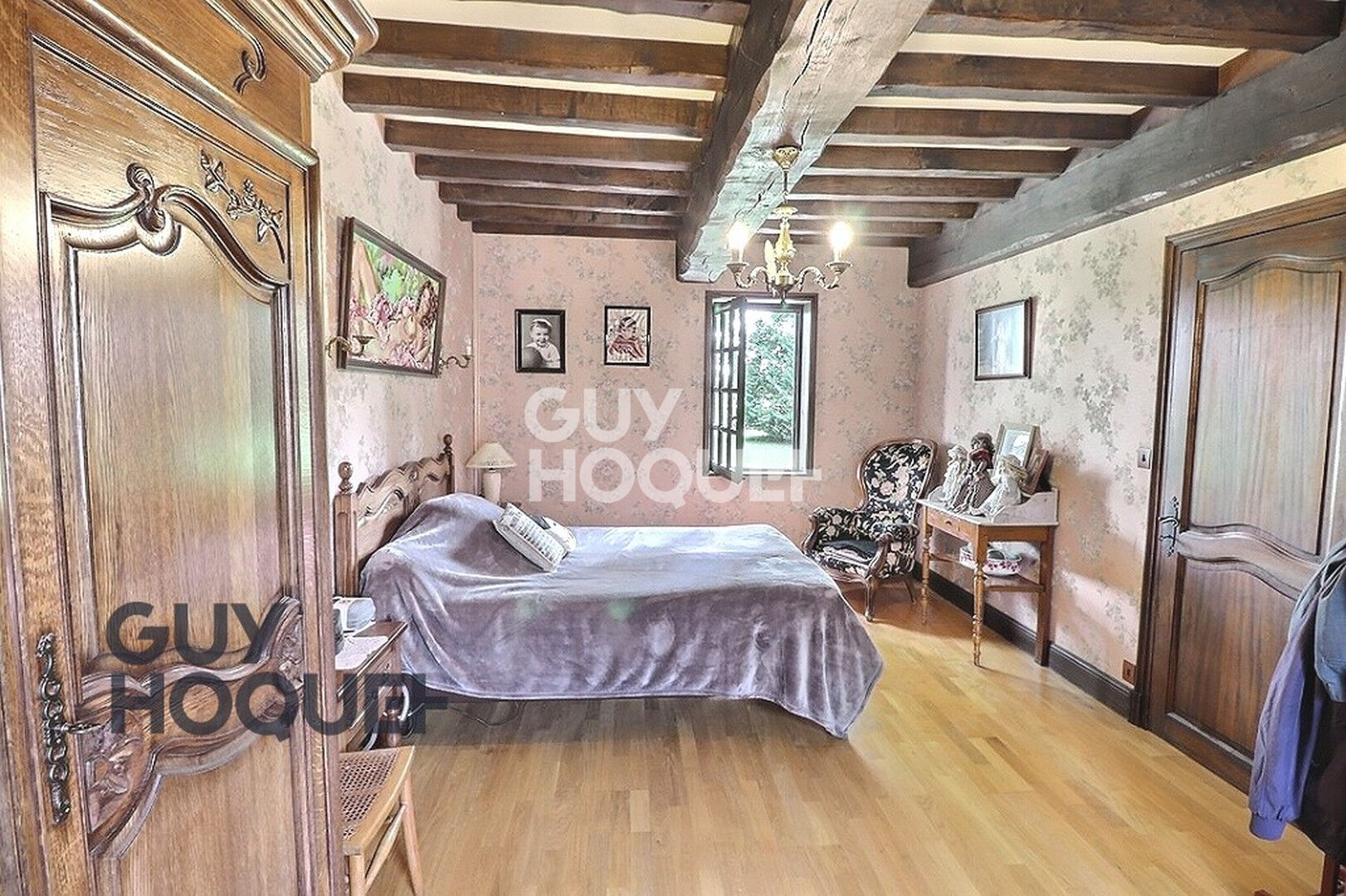 2.5km de BERNAY, centre commercial et gare