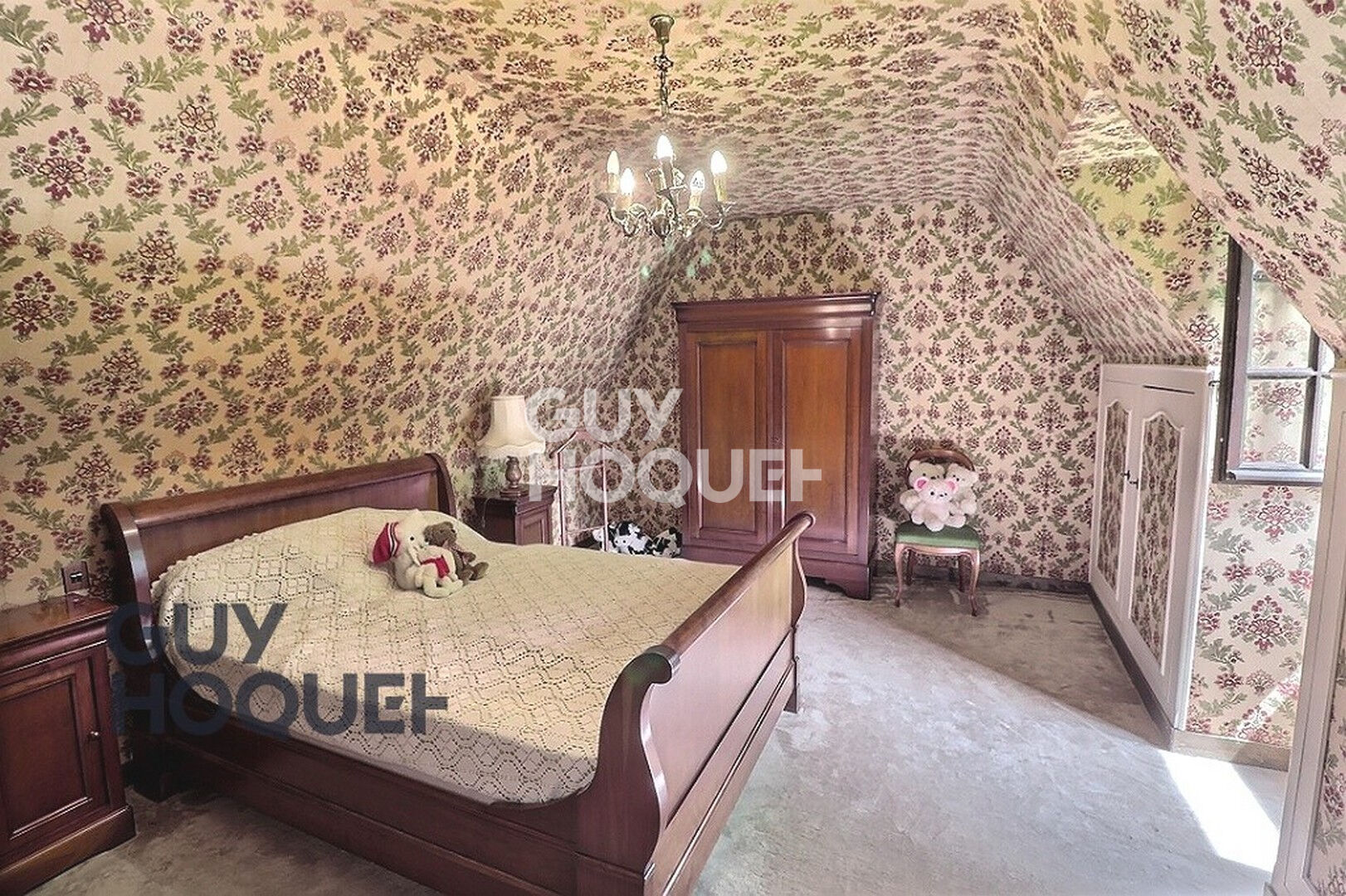 2.5km de BERNAY, centre commercial et gare