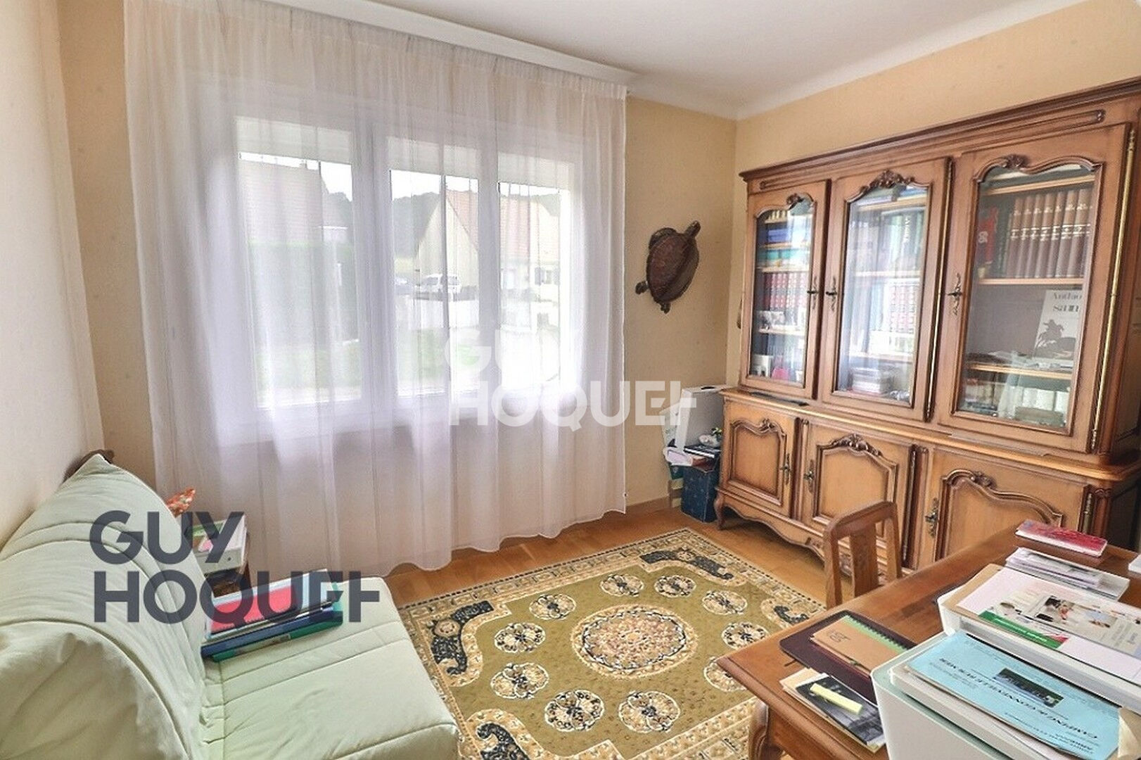 10 km de BERNAY, dans un bourg avec tous commerces