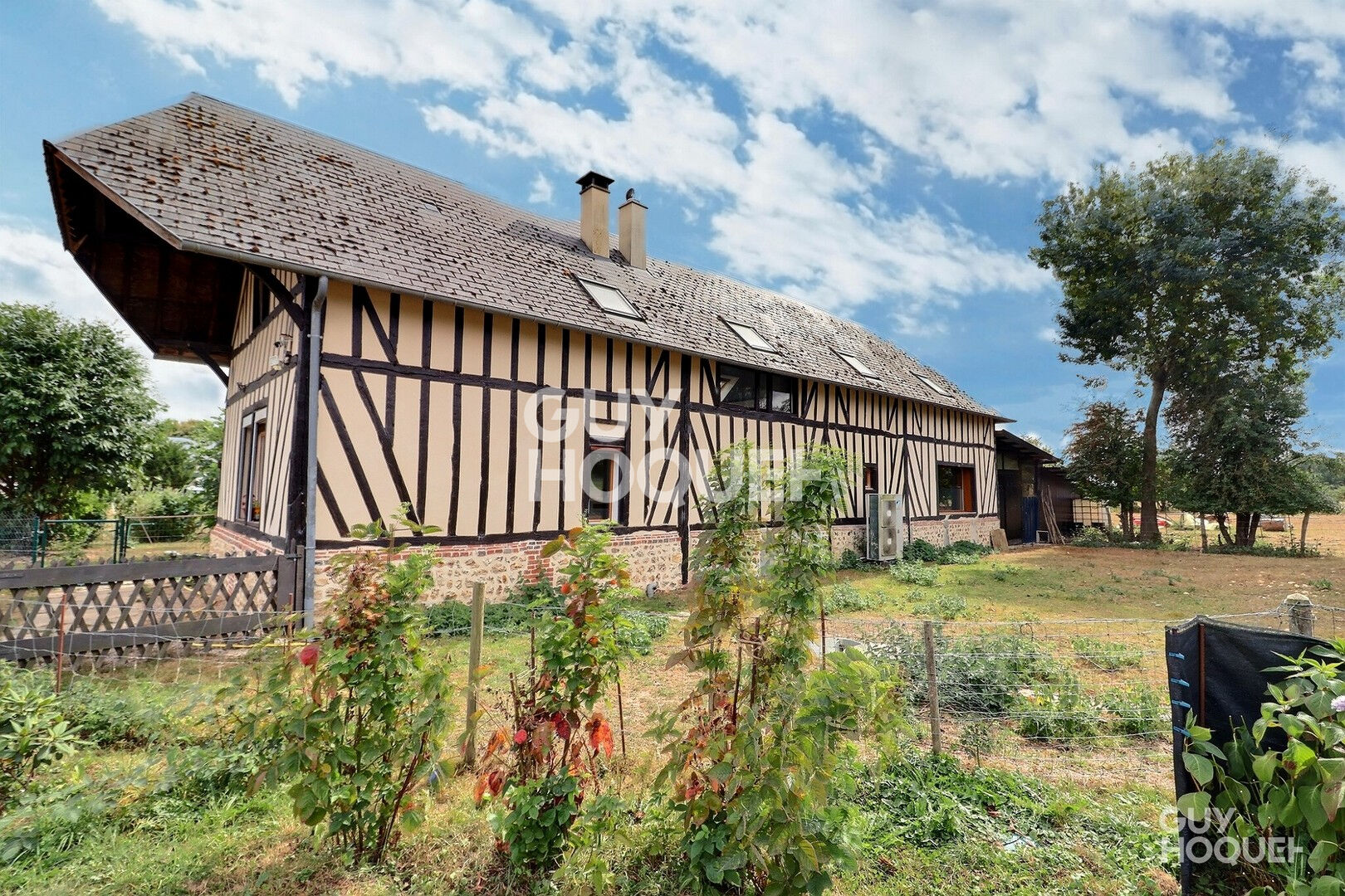 A seulement 10mn de Bernay, charmante maison normande